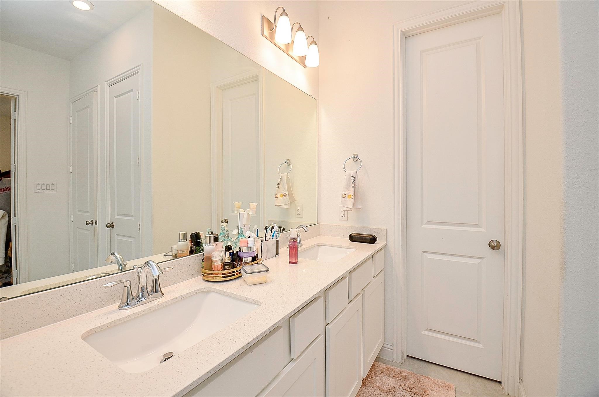 11021 Mikula Drive Property Photo 27