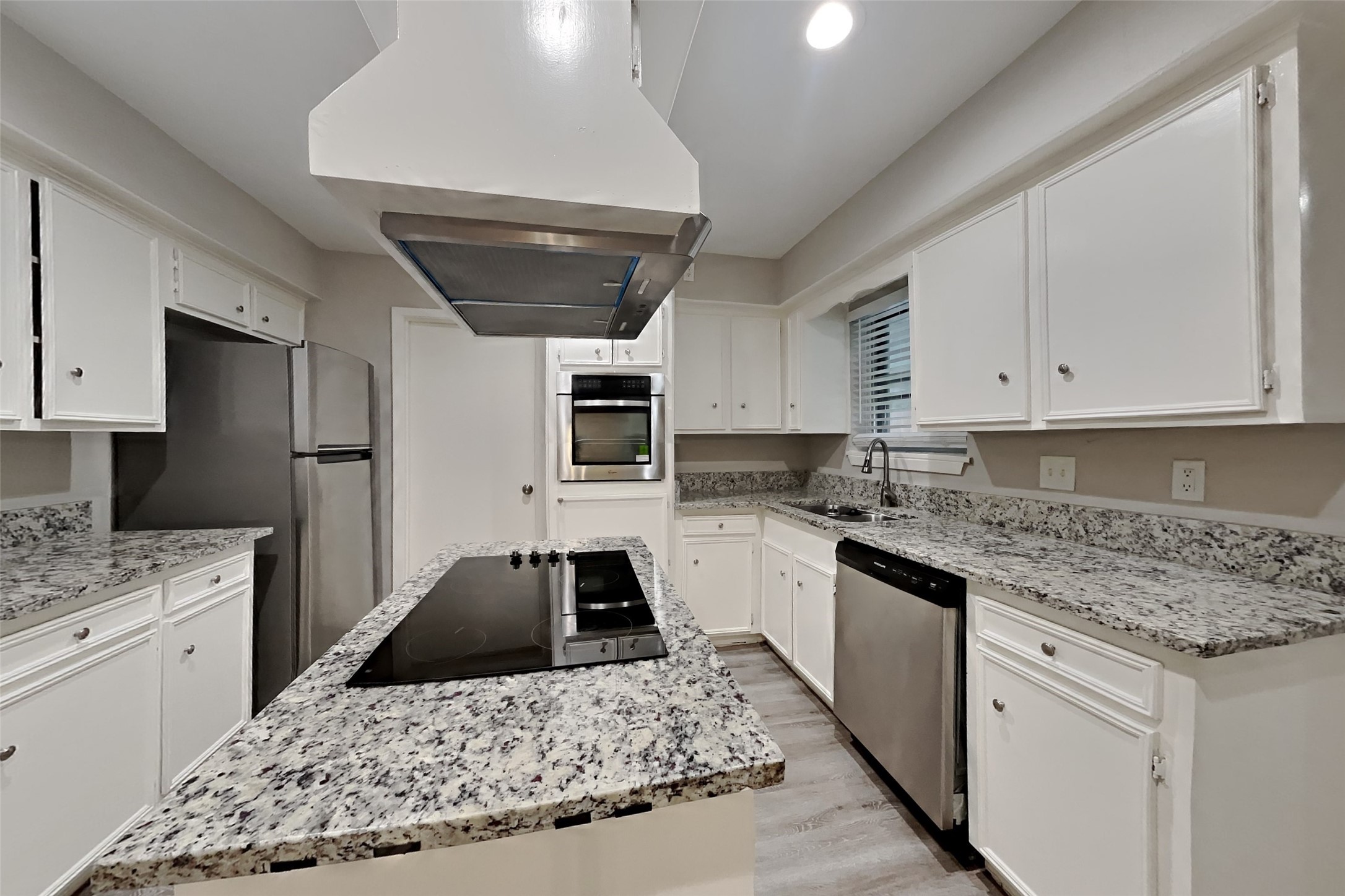 2318 Turtle Creek Drive Property Photo 4