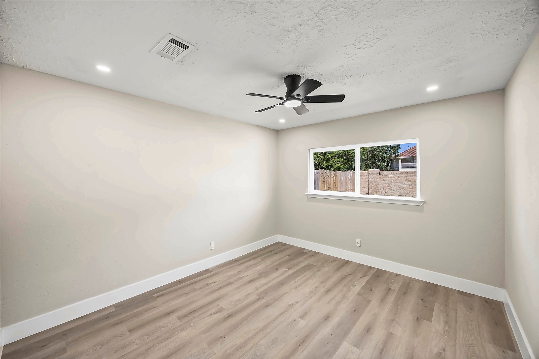 10814 Village Trail Drive Property Photo 6