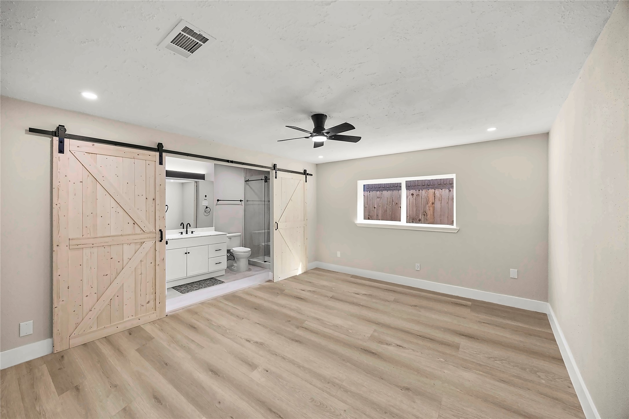 10814 Village Trail Drive Property Photo 9