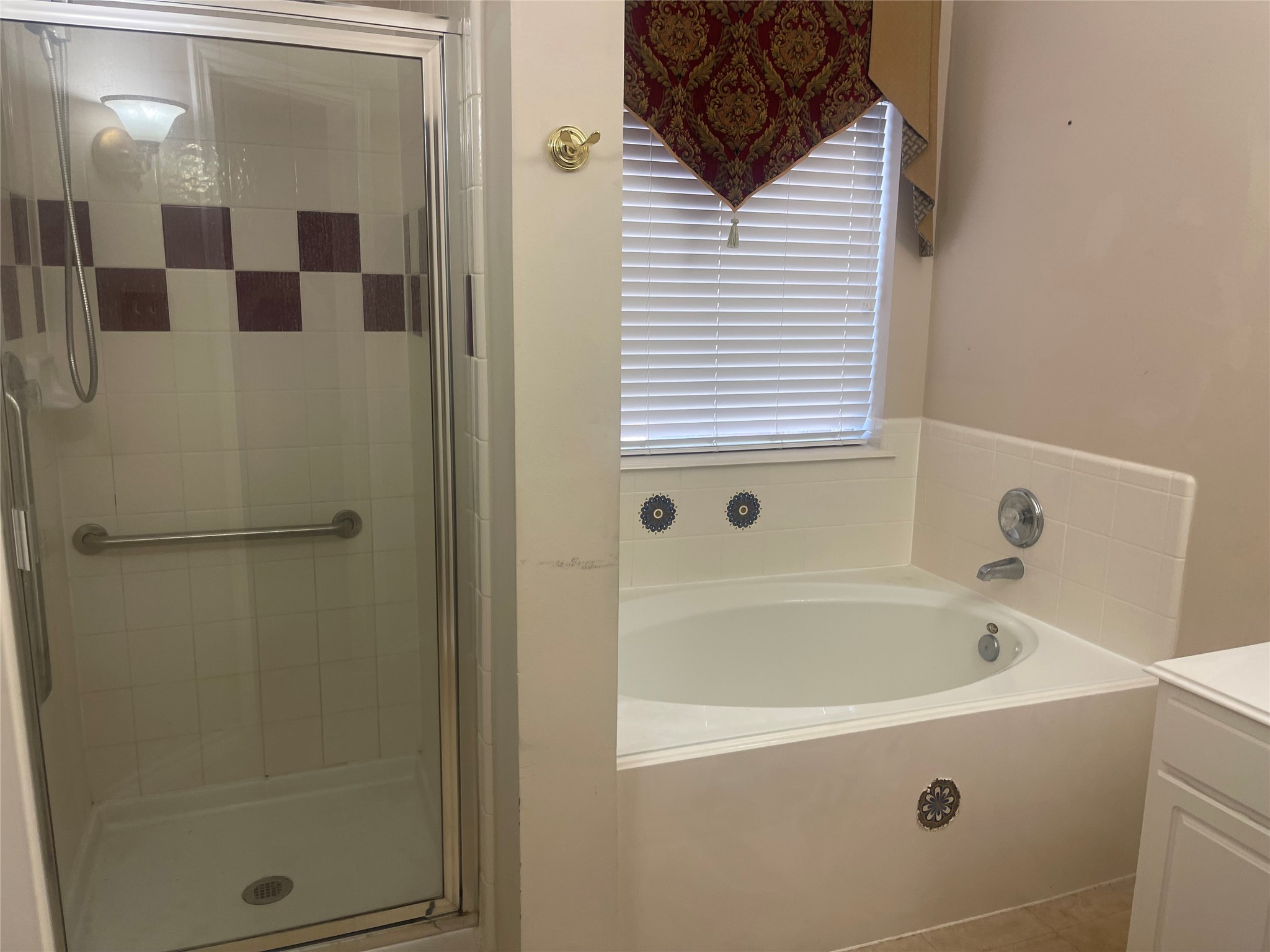 1903 Manor Drive Property Photo 5