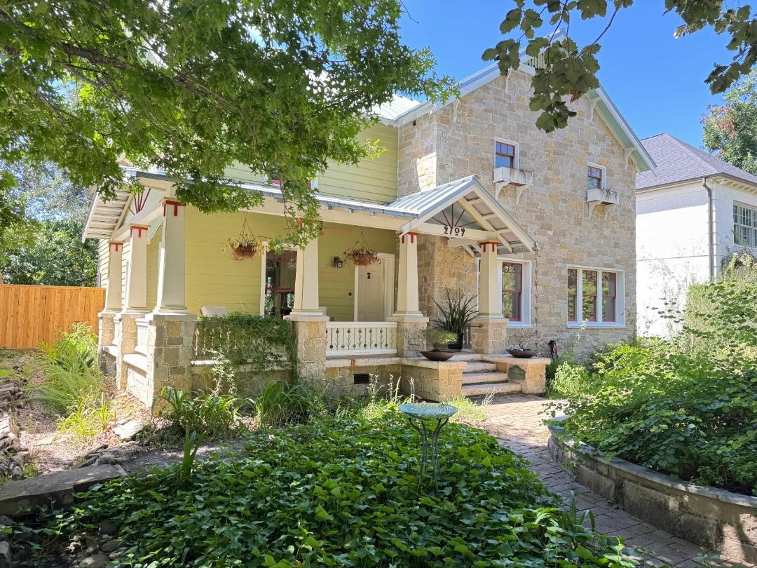 2709 Albans Road Property Photo 2