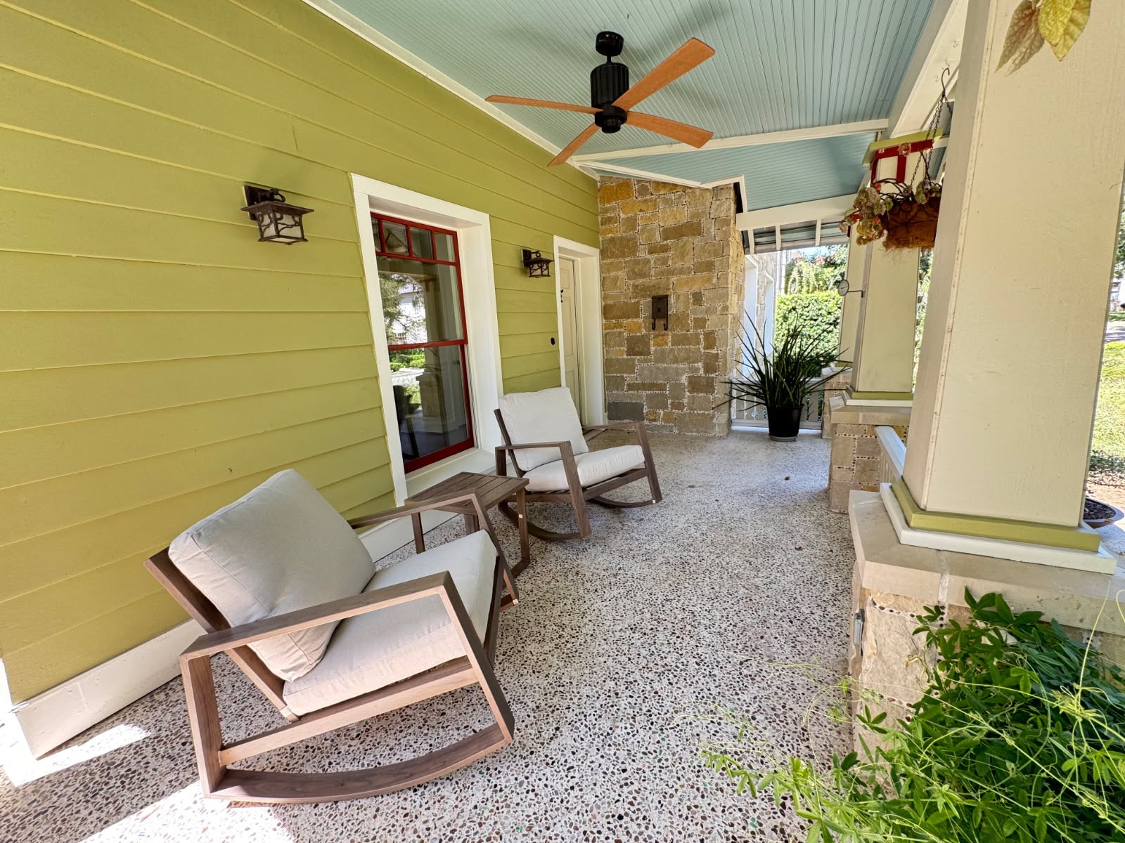 2709 Albans Road Property Photo 3