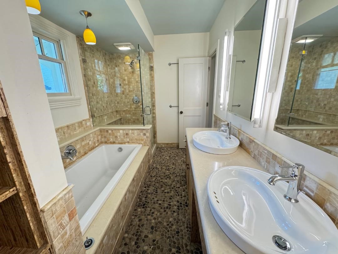 2709 Albans Road Property Photo 22
