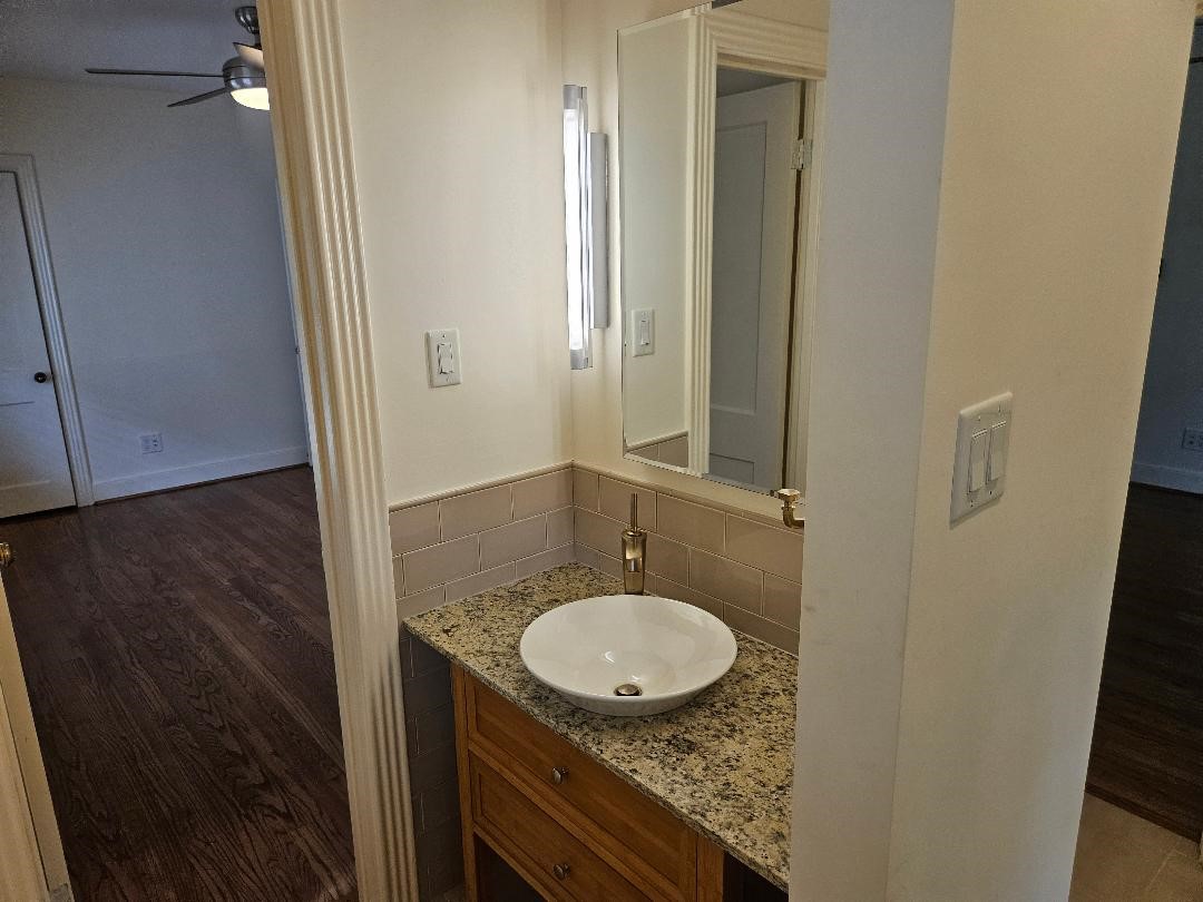 2709 Albans Road Property Photo 31