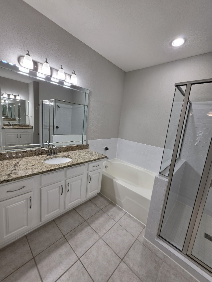 1919 Post Oak Park Drive 2208 Property Photo 3
