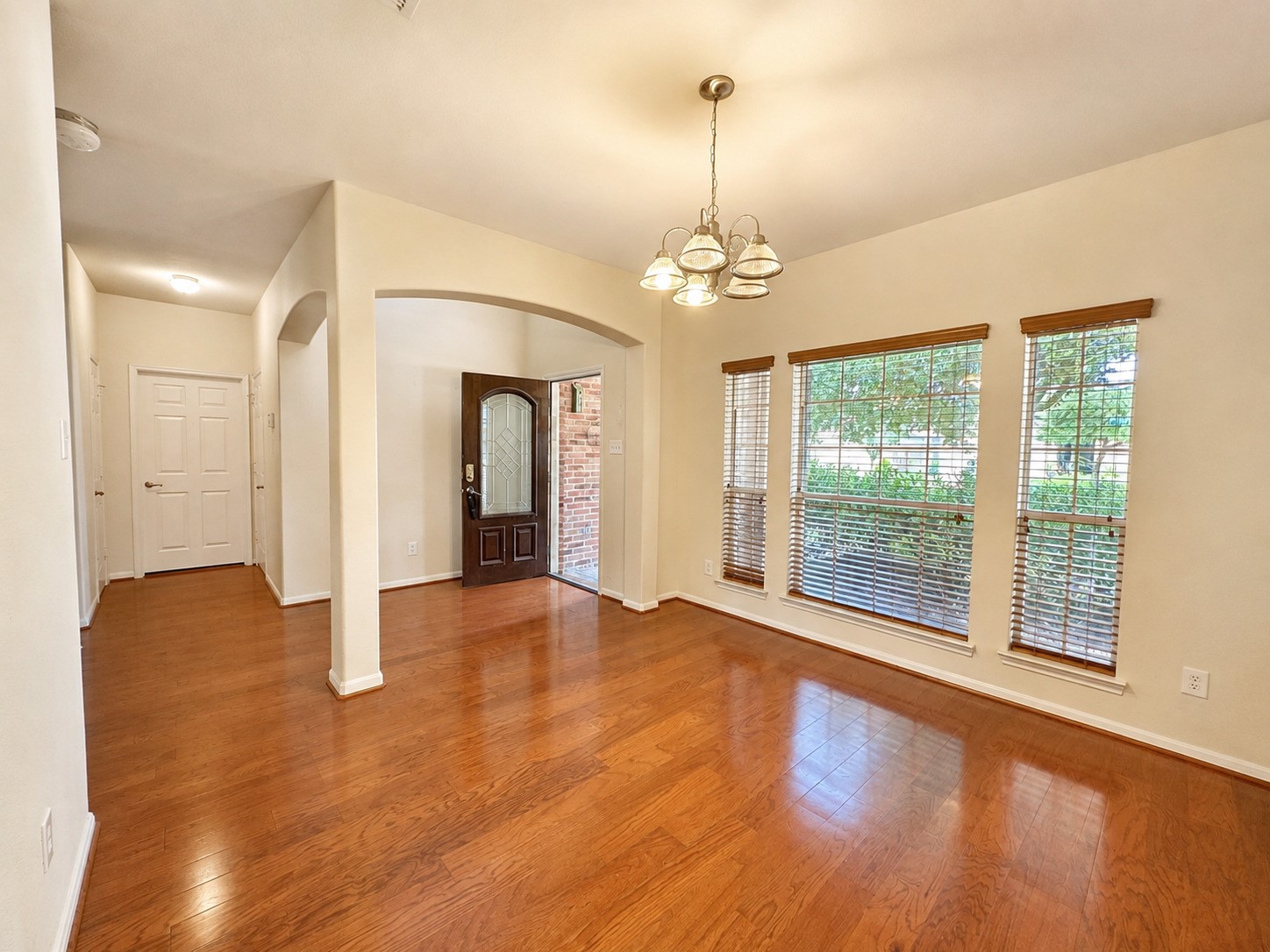 25203 Bright Hollow Lane Property Photo 4