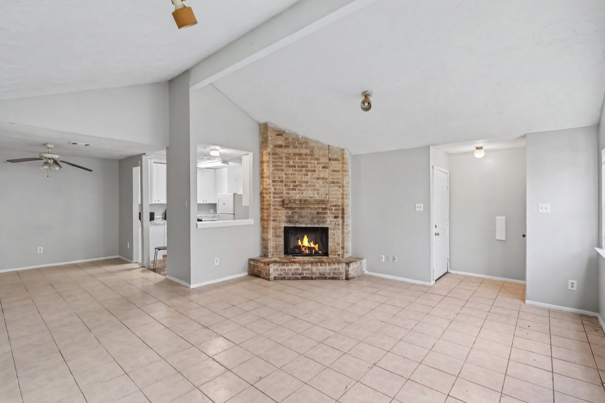 16428 Monte Carlo Lane Property Photo 4