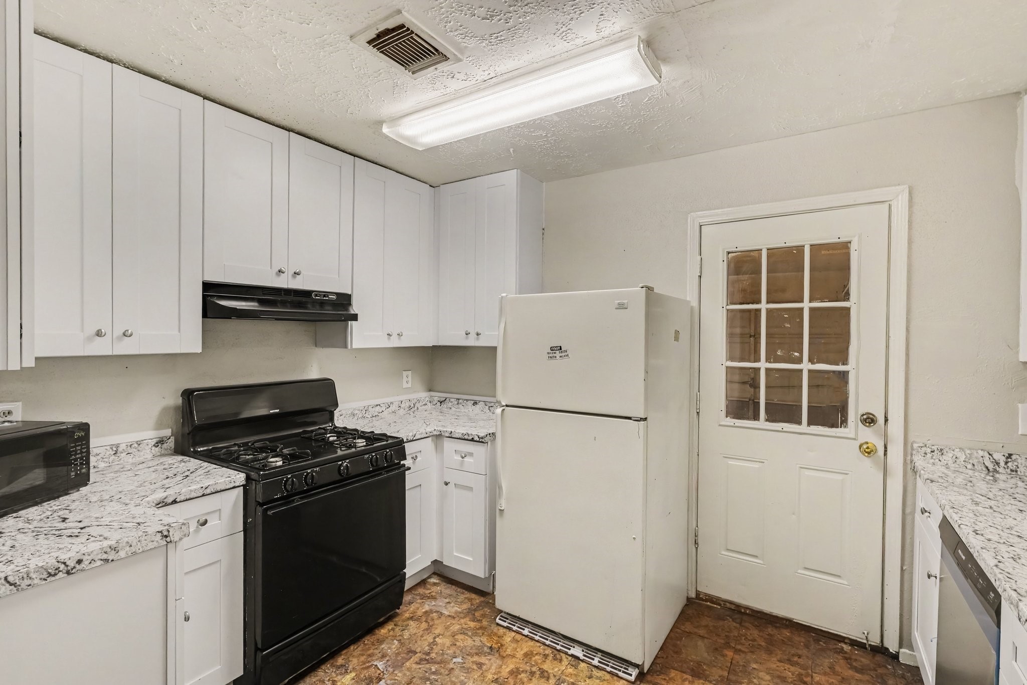 16428 Monte Carlo Lane Property Photo 6