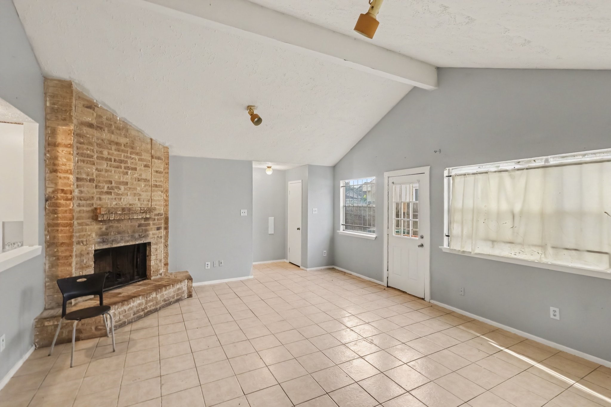 16428 Monte Carlo Lane Property Photo 9