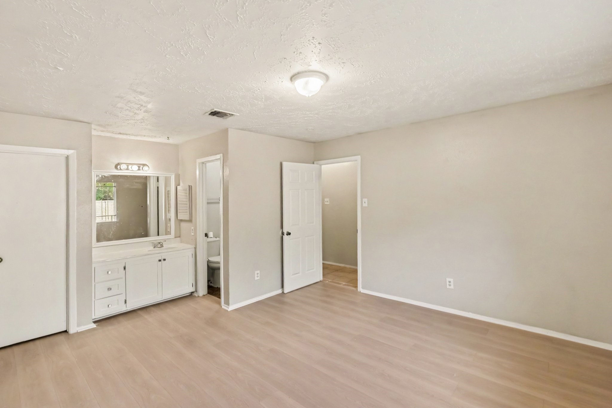 16428 Monte Carlo Lane Property Photo 11