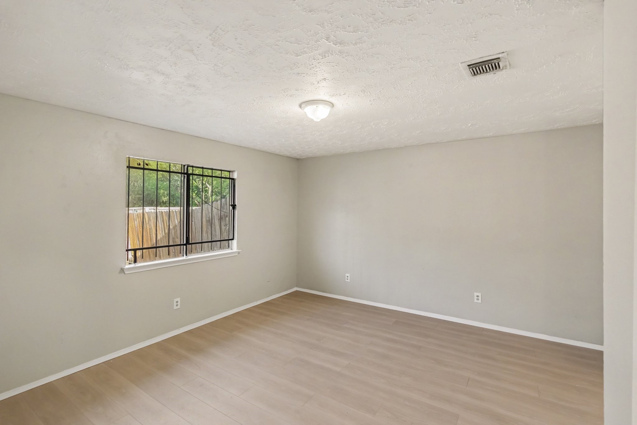 16428 Monte Carlo Lane Property Photo 12