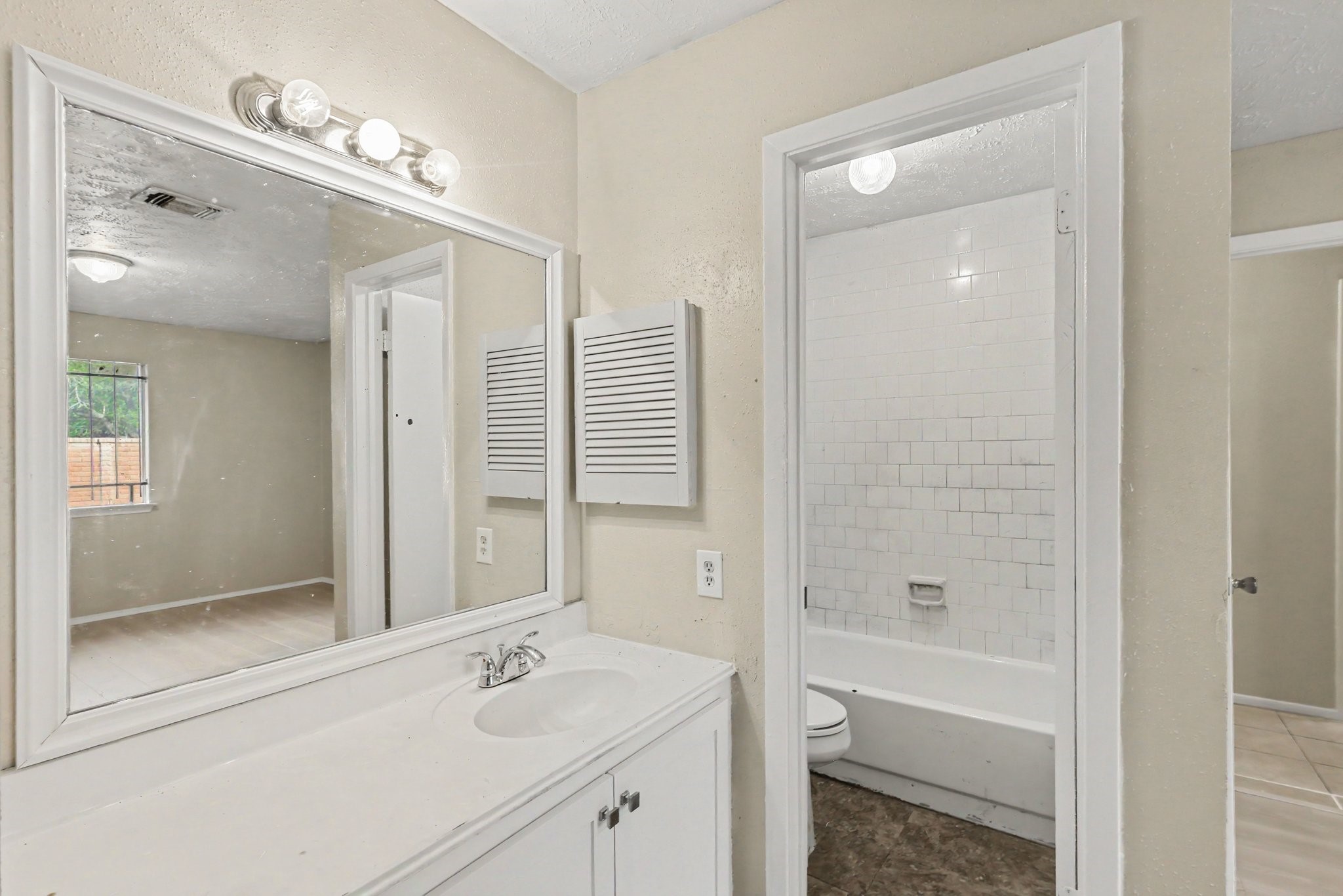 16428 Monte Carlo Lane Property Photo 13