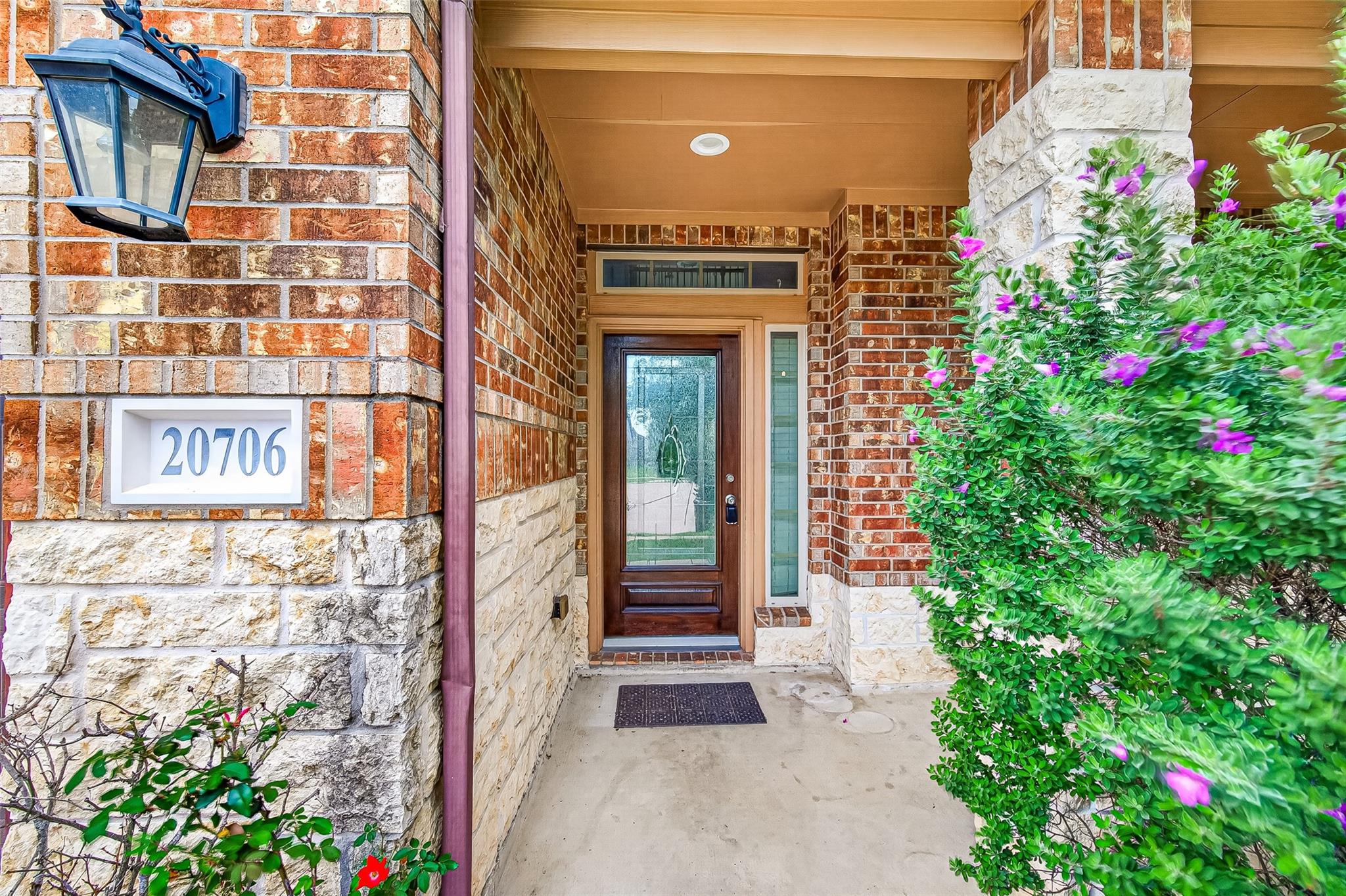 20706 Calloway Crest Court Property Photo 3
