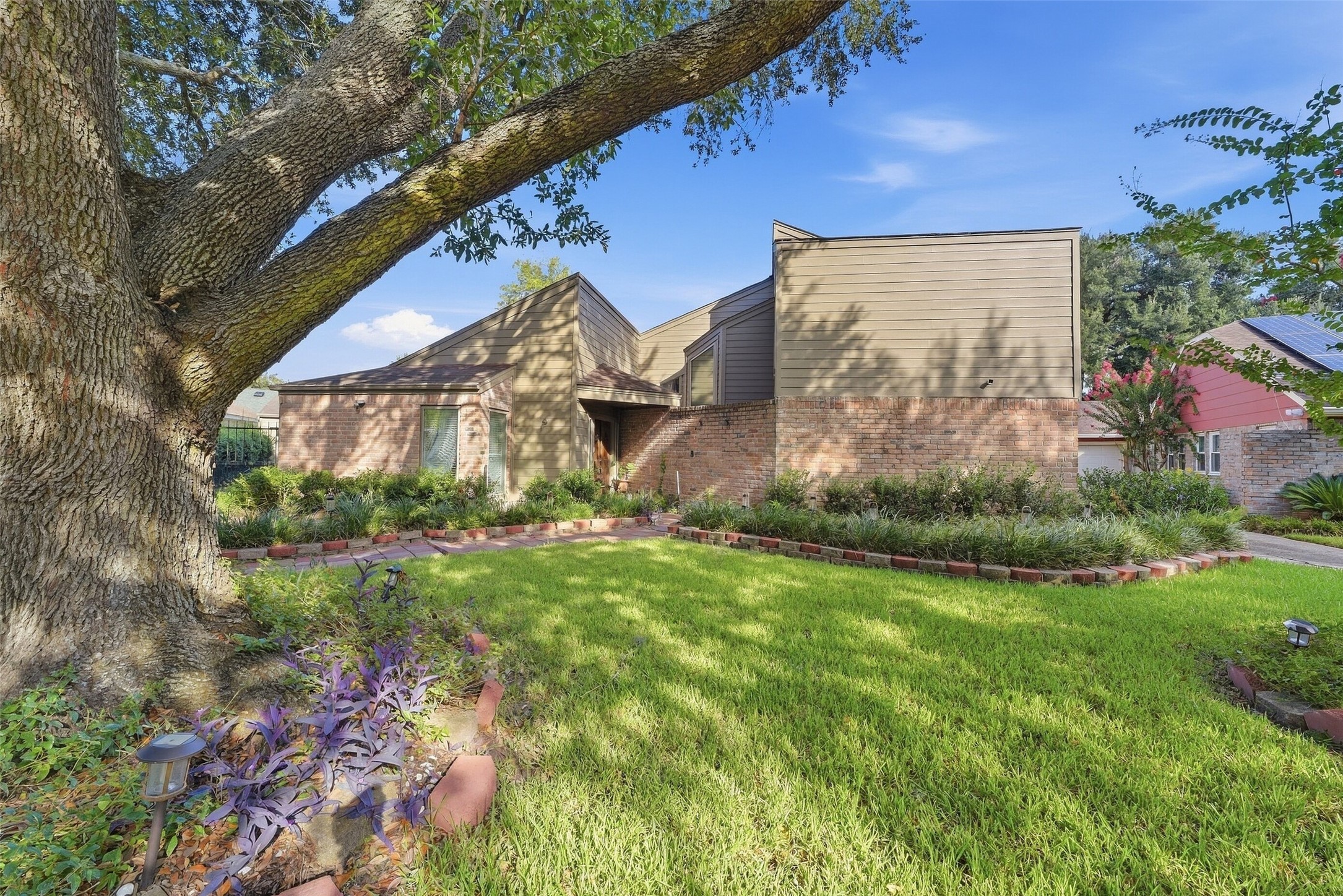 15326 La Mancha Drive Property Photo 3