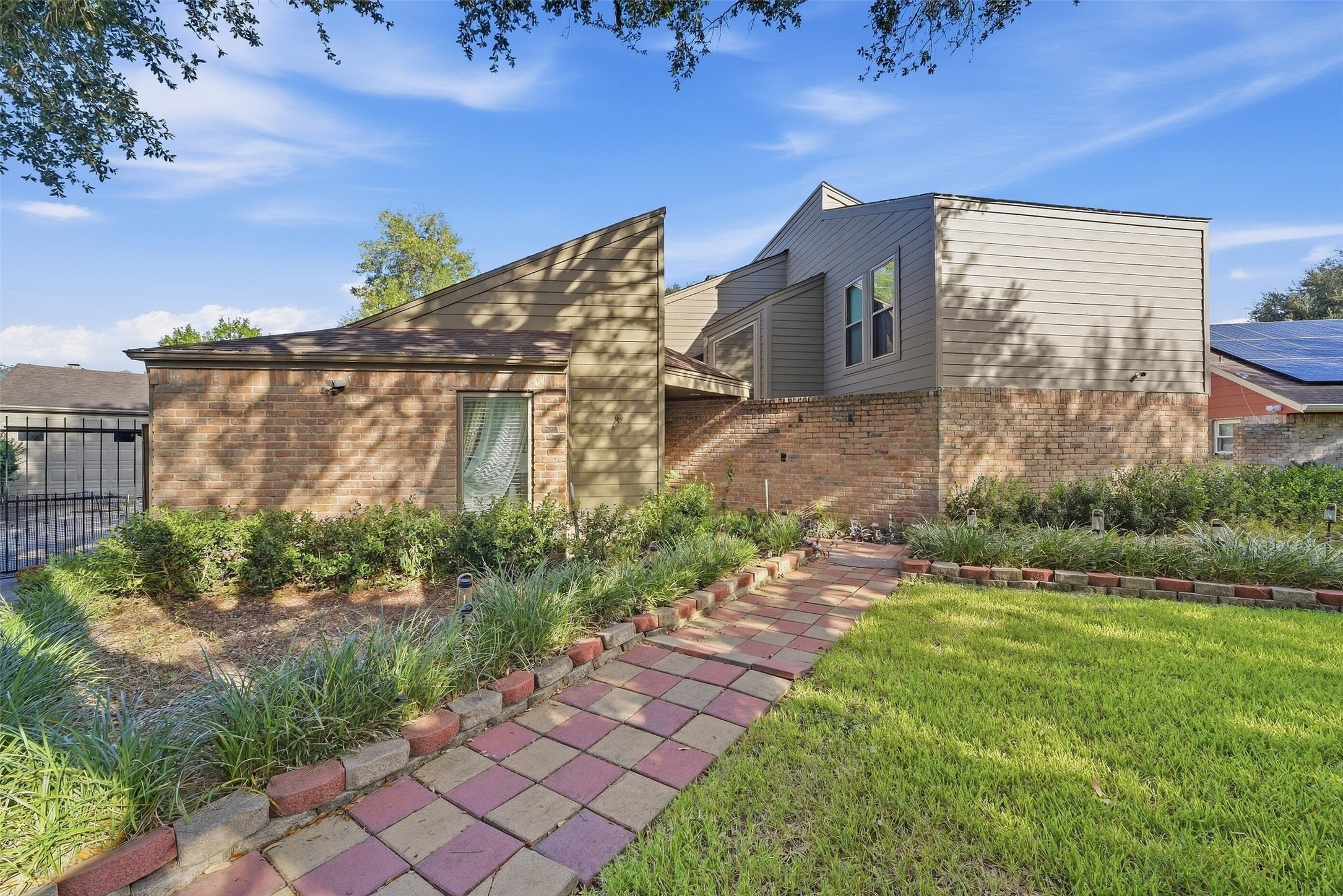 15326 La Mancha Drive Property Photo 4