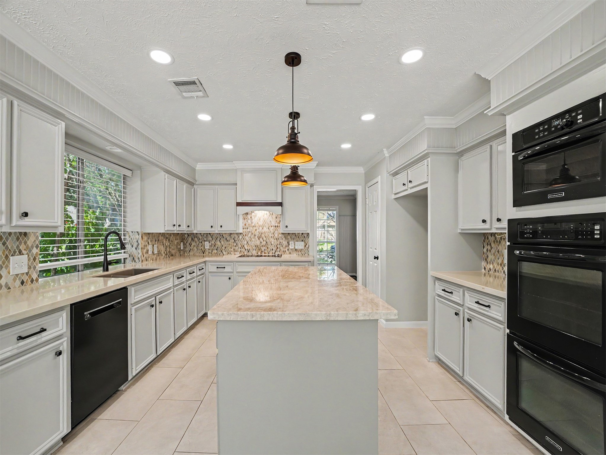 15811 Echo Lodge Drive Property Photo 11