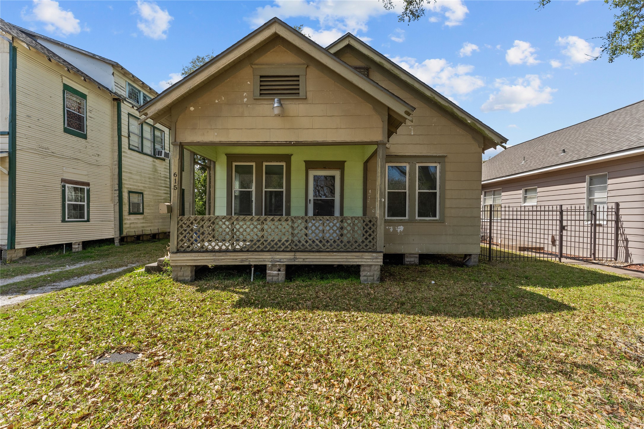 615 2nd Street N Property Photo