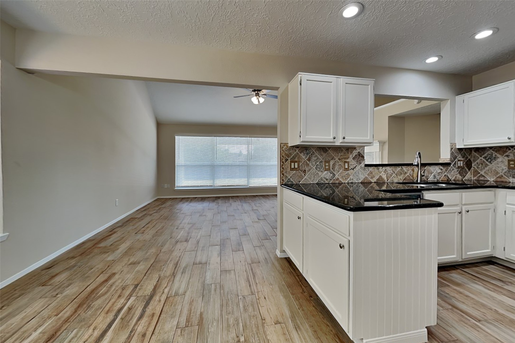 2915 Bentley Court Property Photo 7