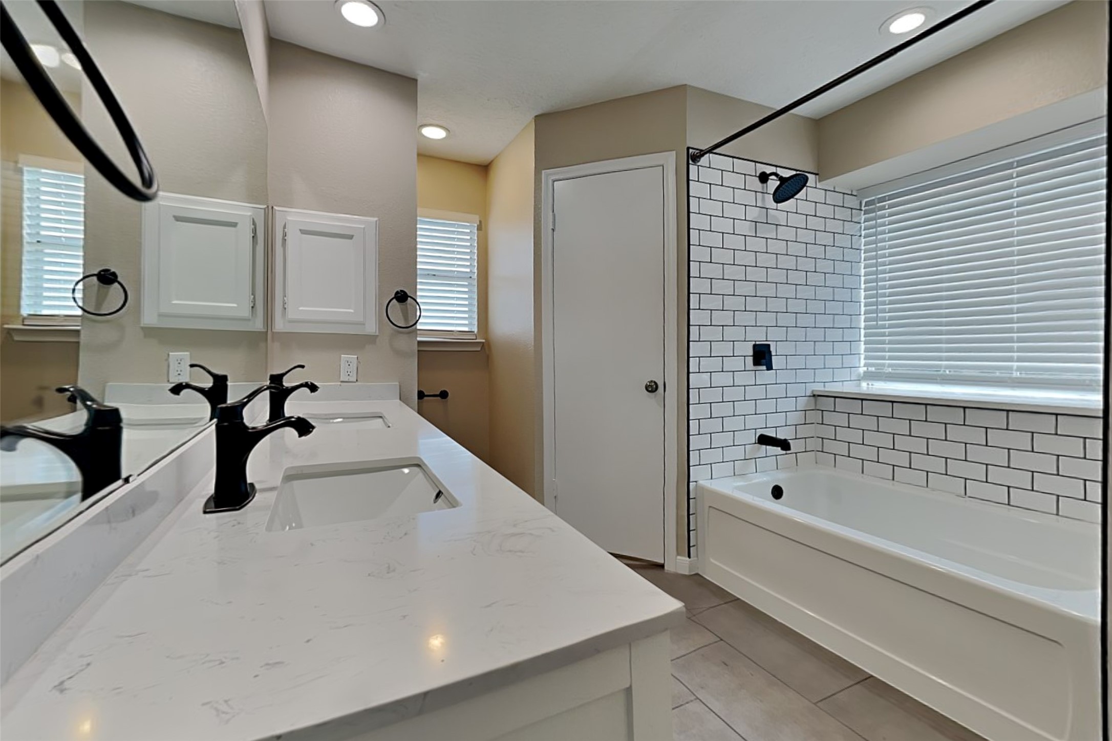 2915 Bentley Court Property Photo 10