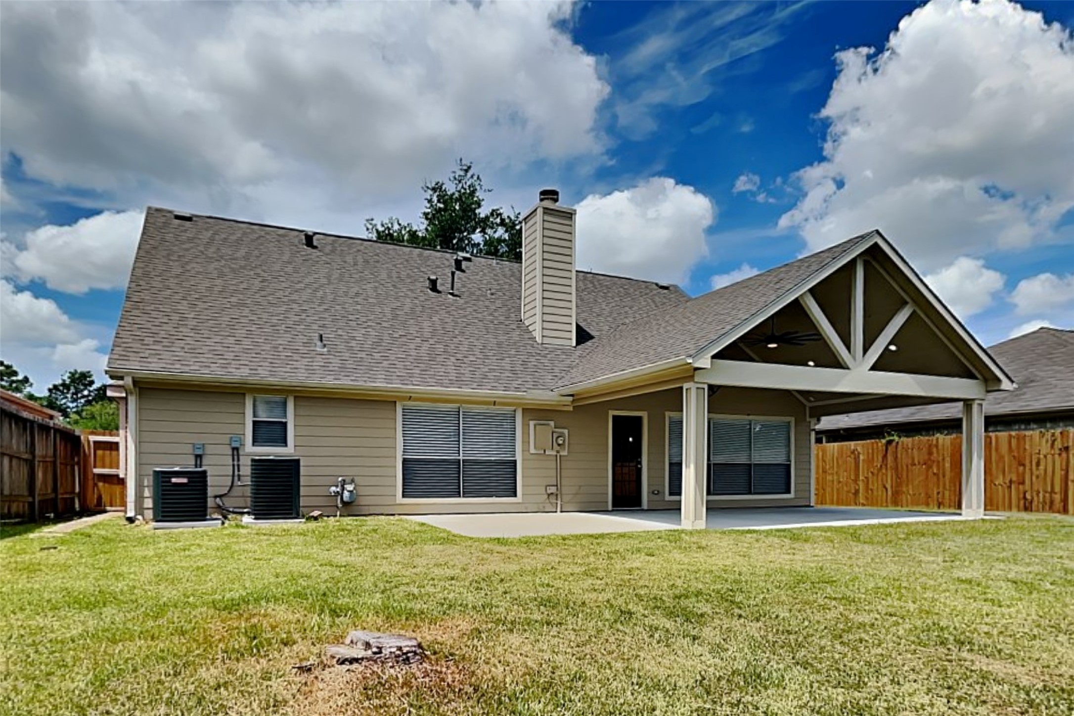 2915 Bentley Court Property Photo 18