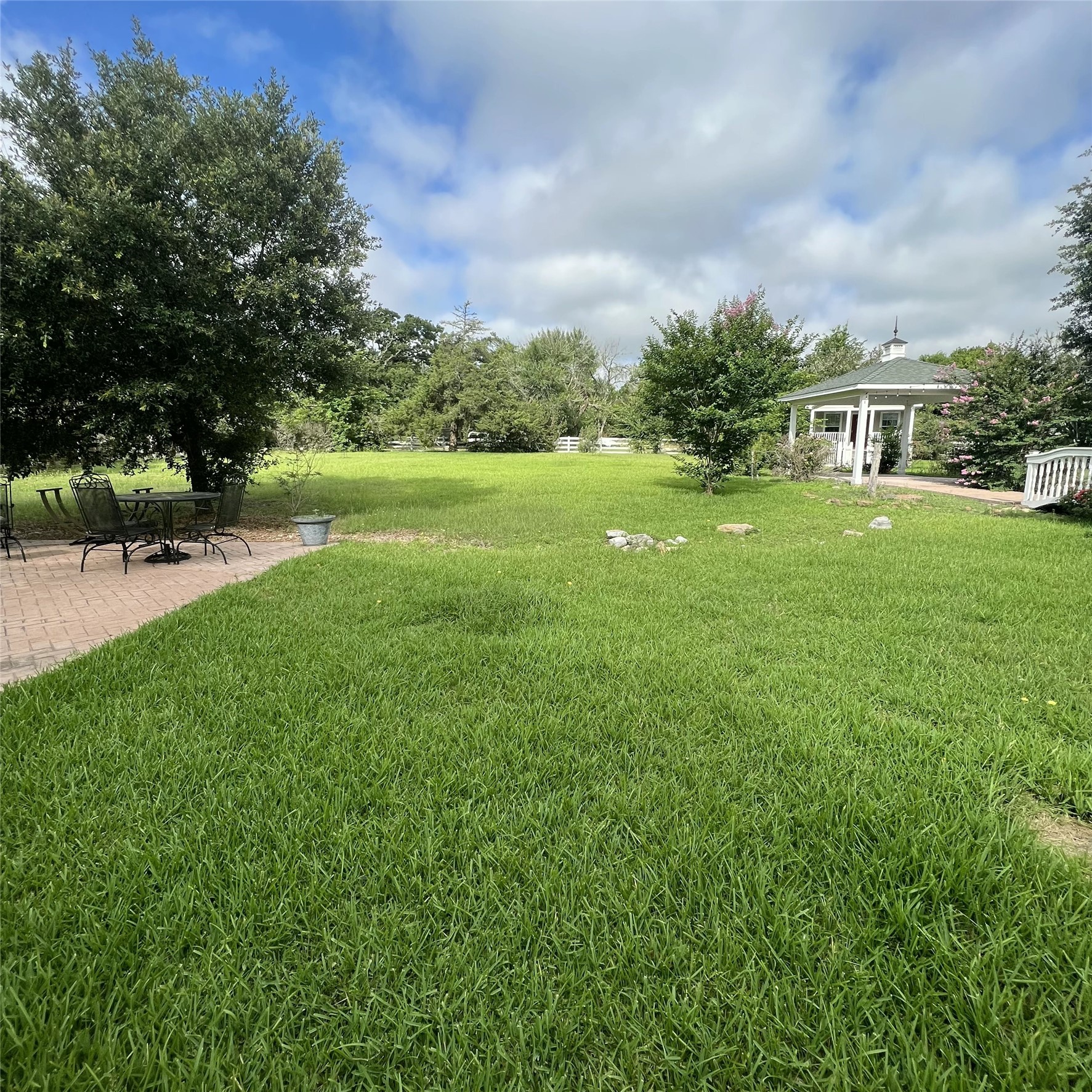 9500 Mayfield Avenue B Property Photo 11