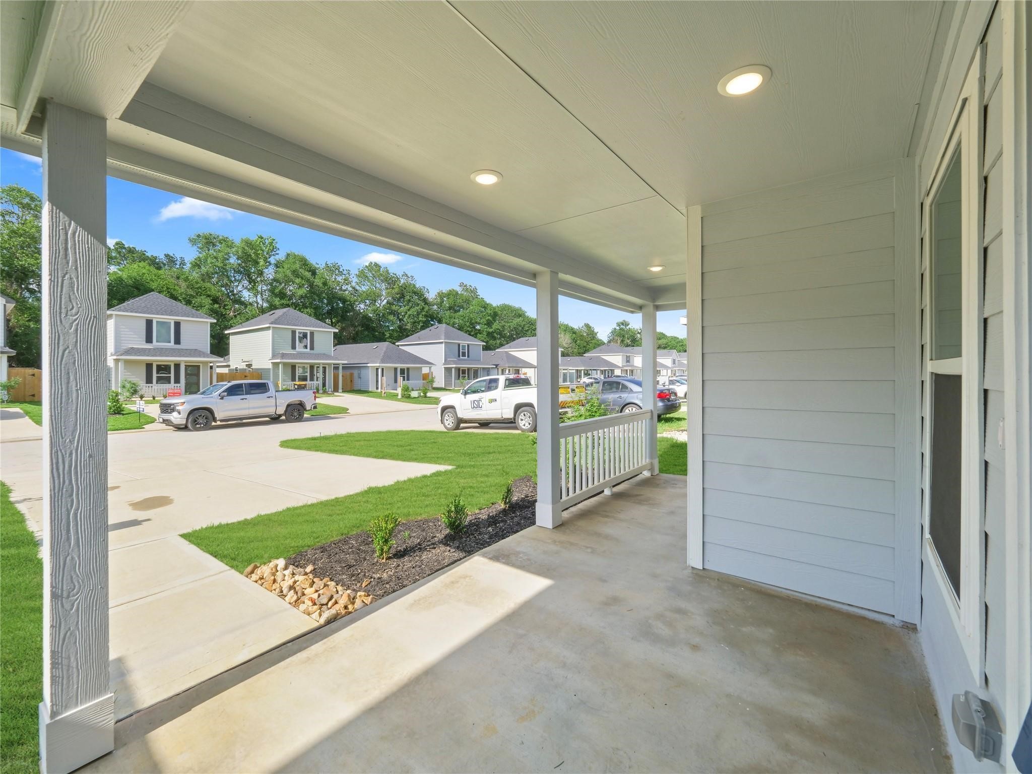 16360 Jasmine Marie Place Property Photo 3