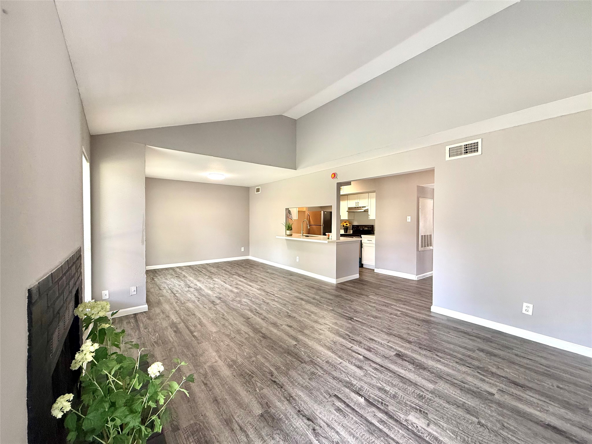 7200 W T C Jester Boulevard 3903 Property Photo 2