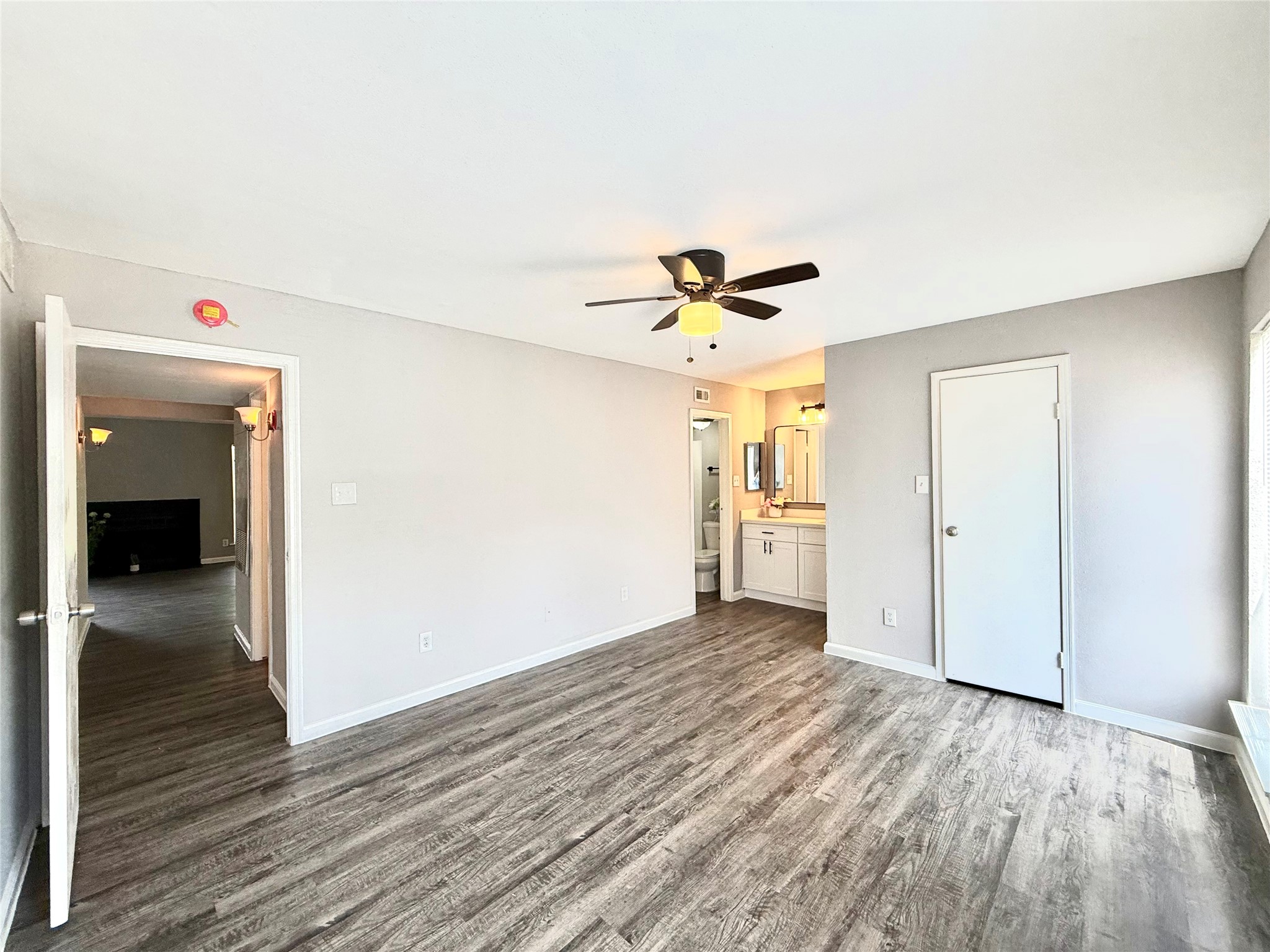 7200 W T C Jester Boulevard 3903 Property Photo 10
