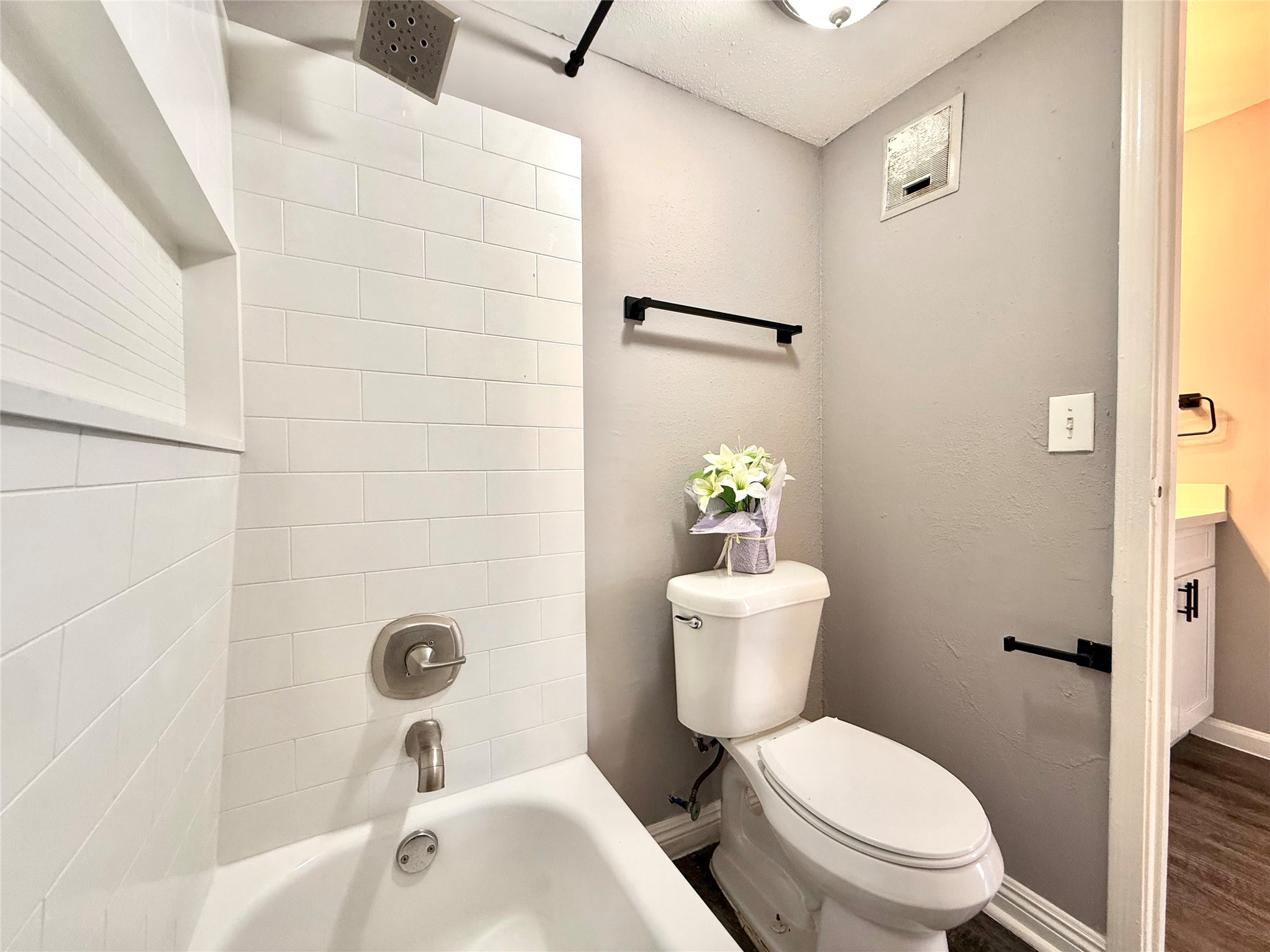 7200 W T C Jester Boulevard 3903 Property Photo 13