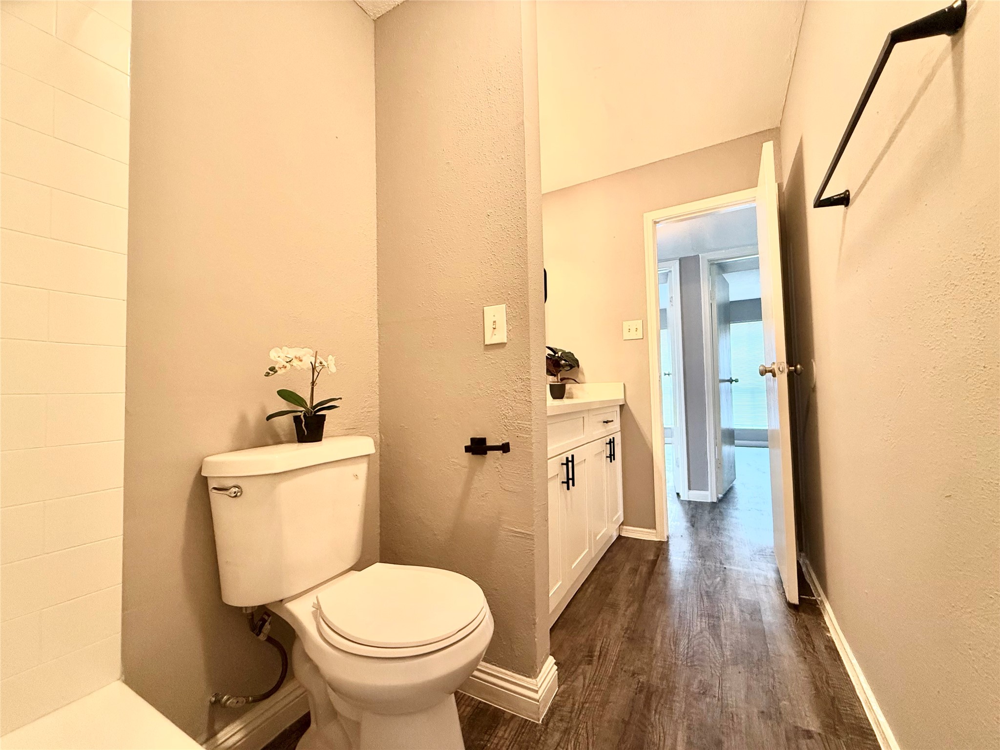 7200 W T C Jester Boulevard 3903 Property Photo 17