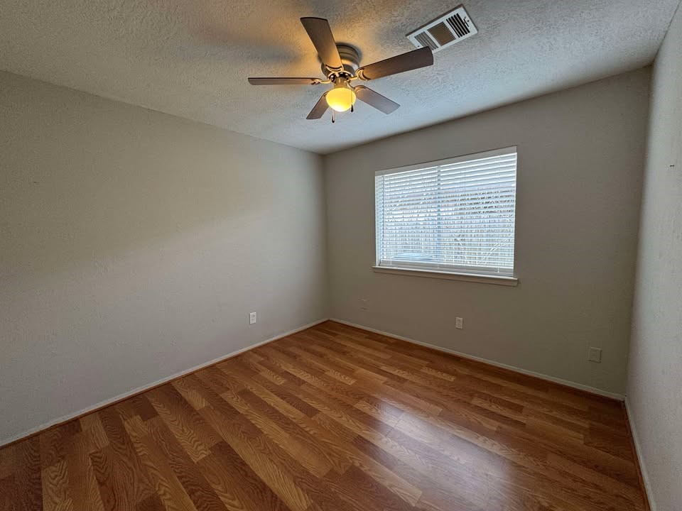 14206 Bay Gardens Drive Property Photo 4