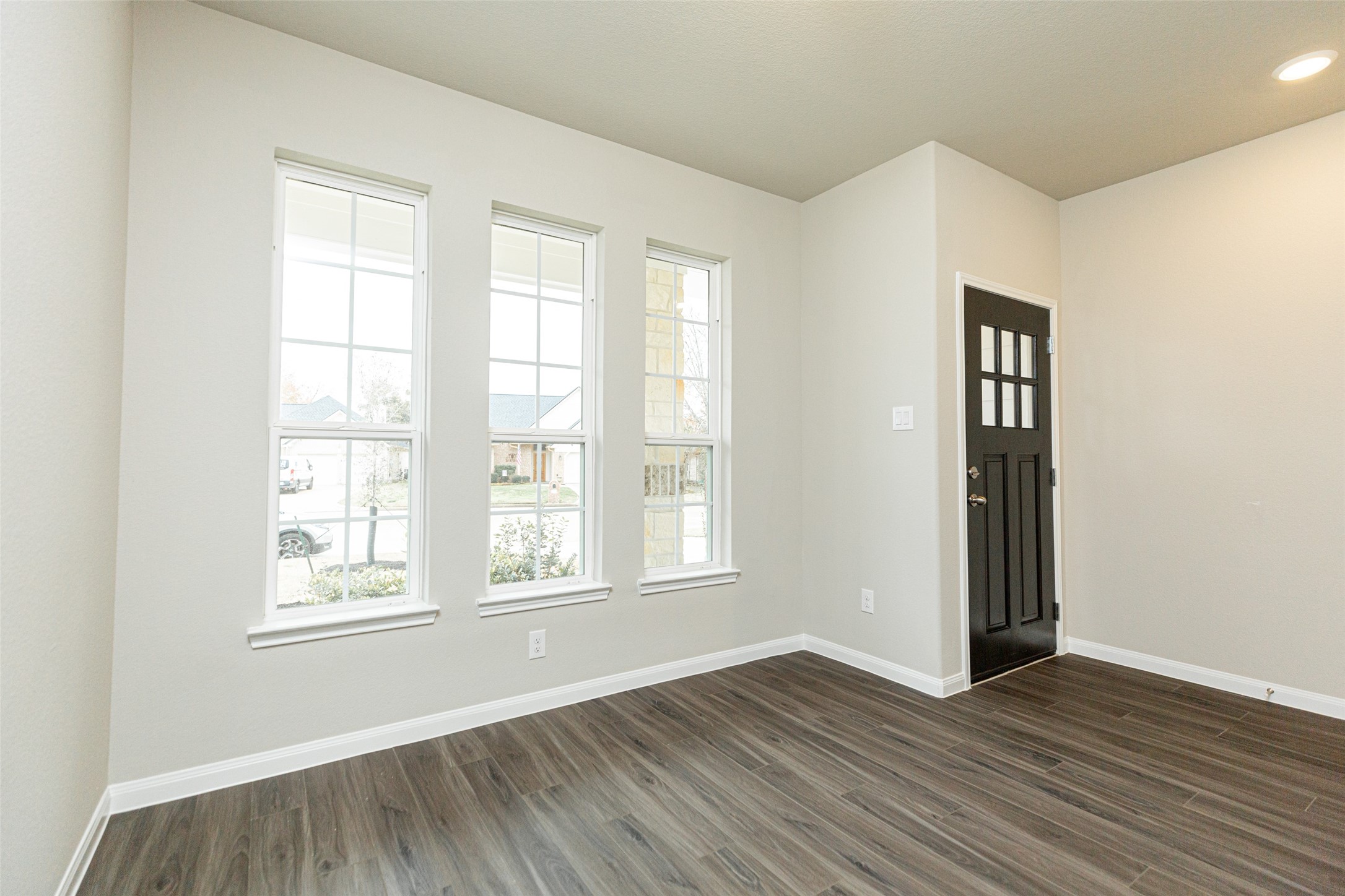 13502 Summer Hill Drive Property Photo 5