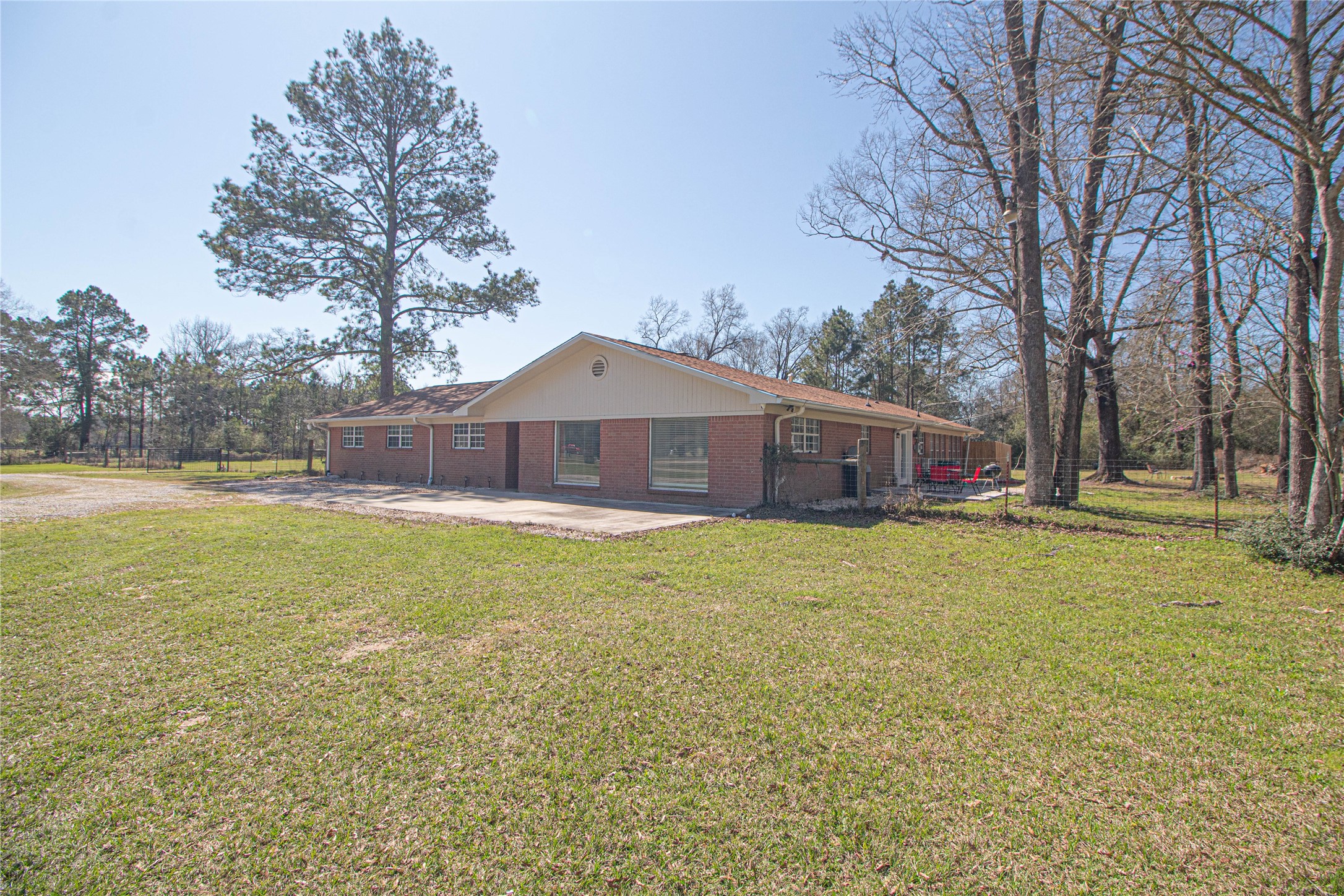 5254 State Highway 146 S Property Photo