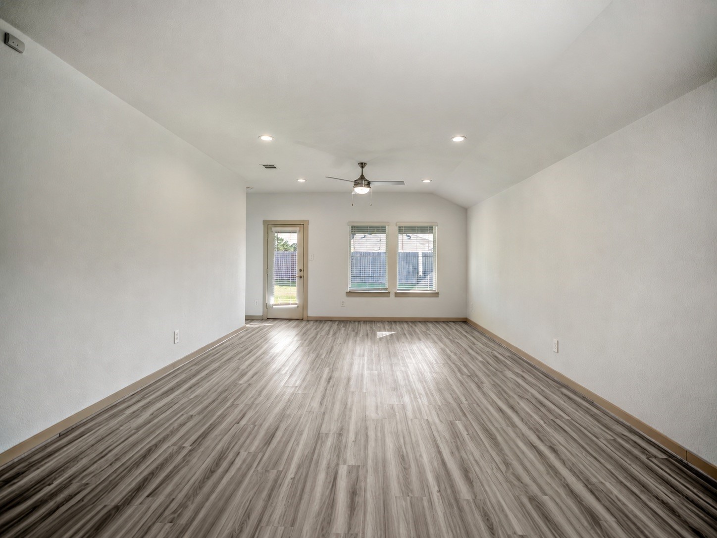 6807 Telford Hollow Trail Property Photo 11