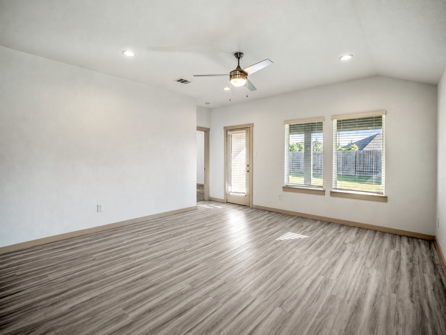 6807 Telford Hollow Trail Property Photo 12