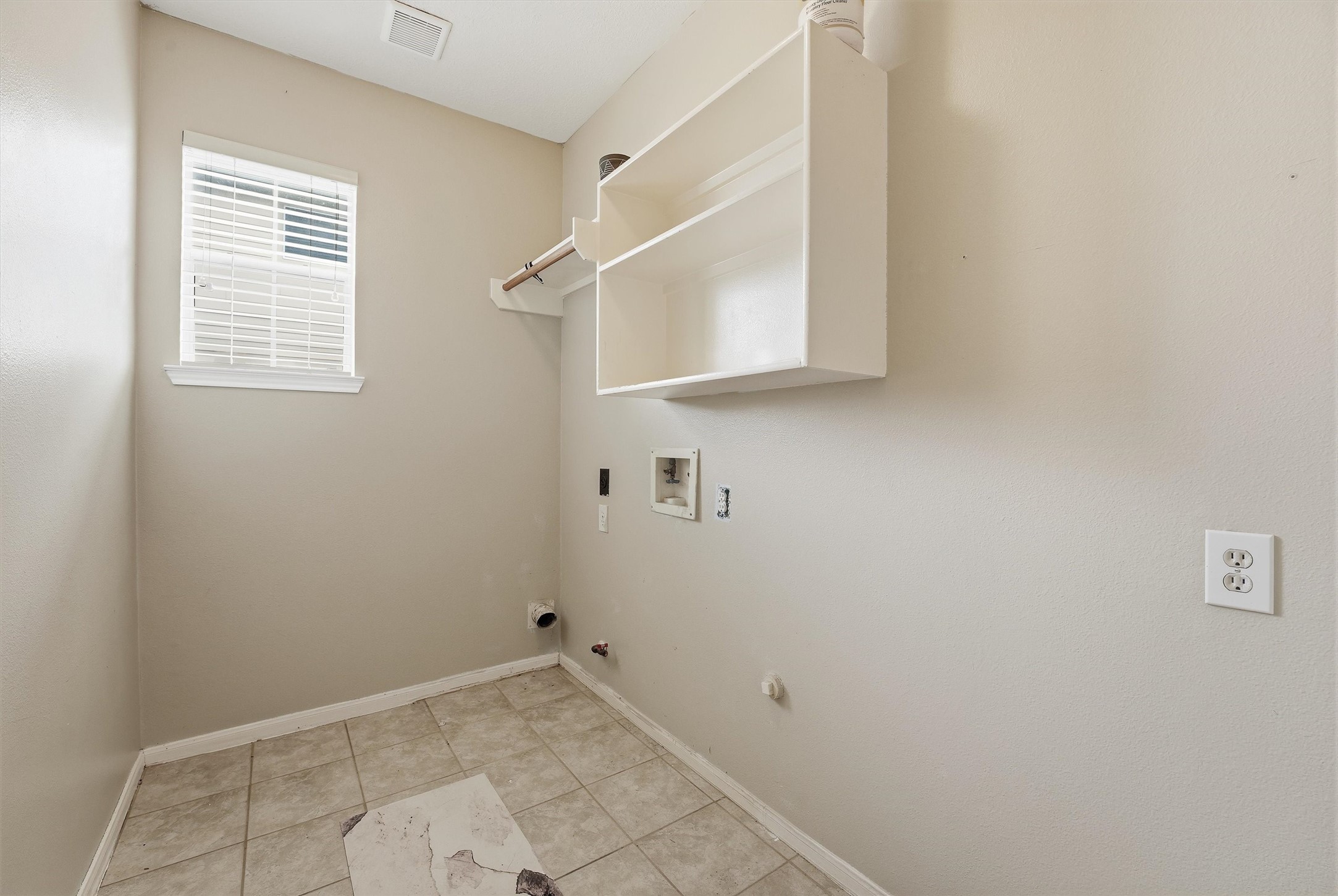 2413 Piney Woods Drive Property Photo 16