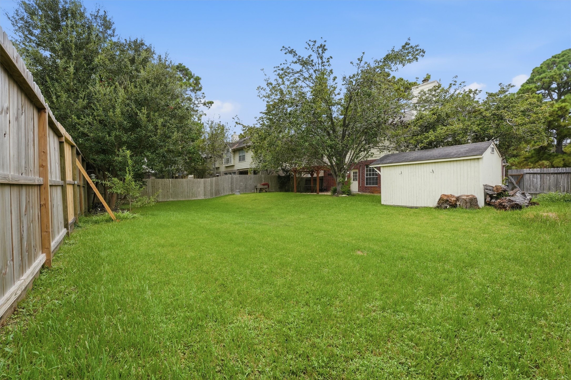 2413 Piney Woods Drive Property Photo 27