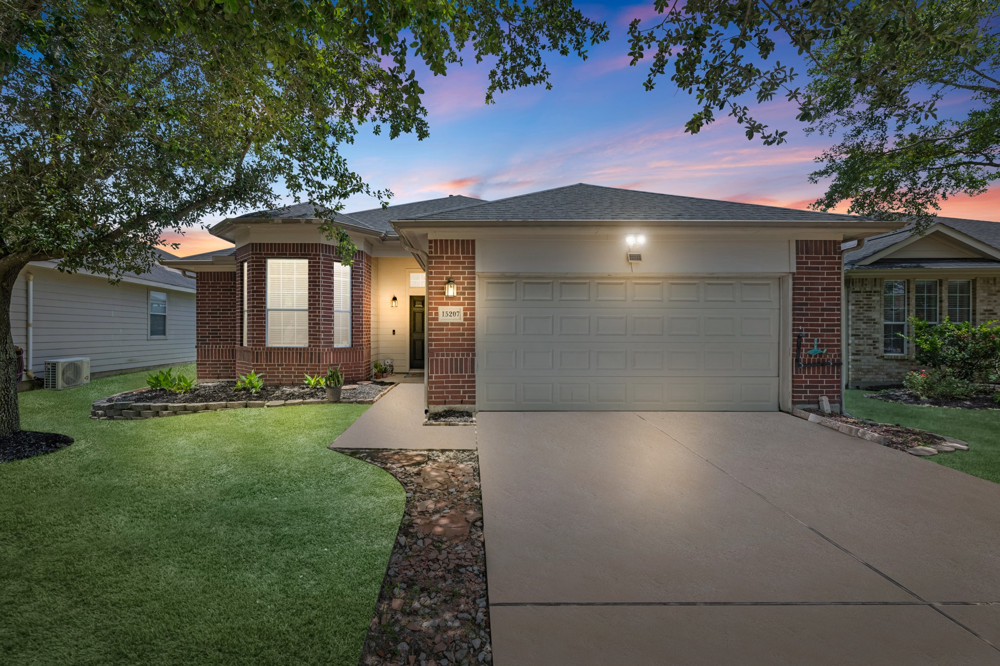 15207 Olmstead Park Drive Property Photo 1