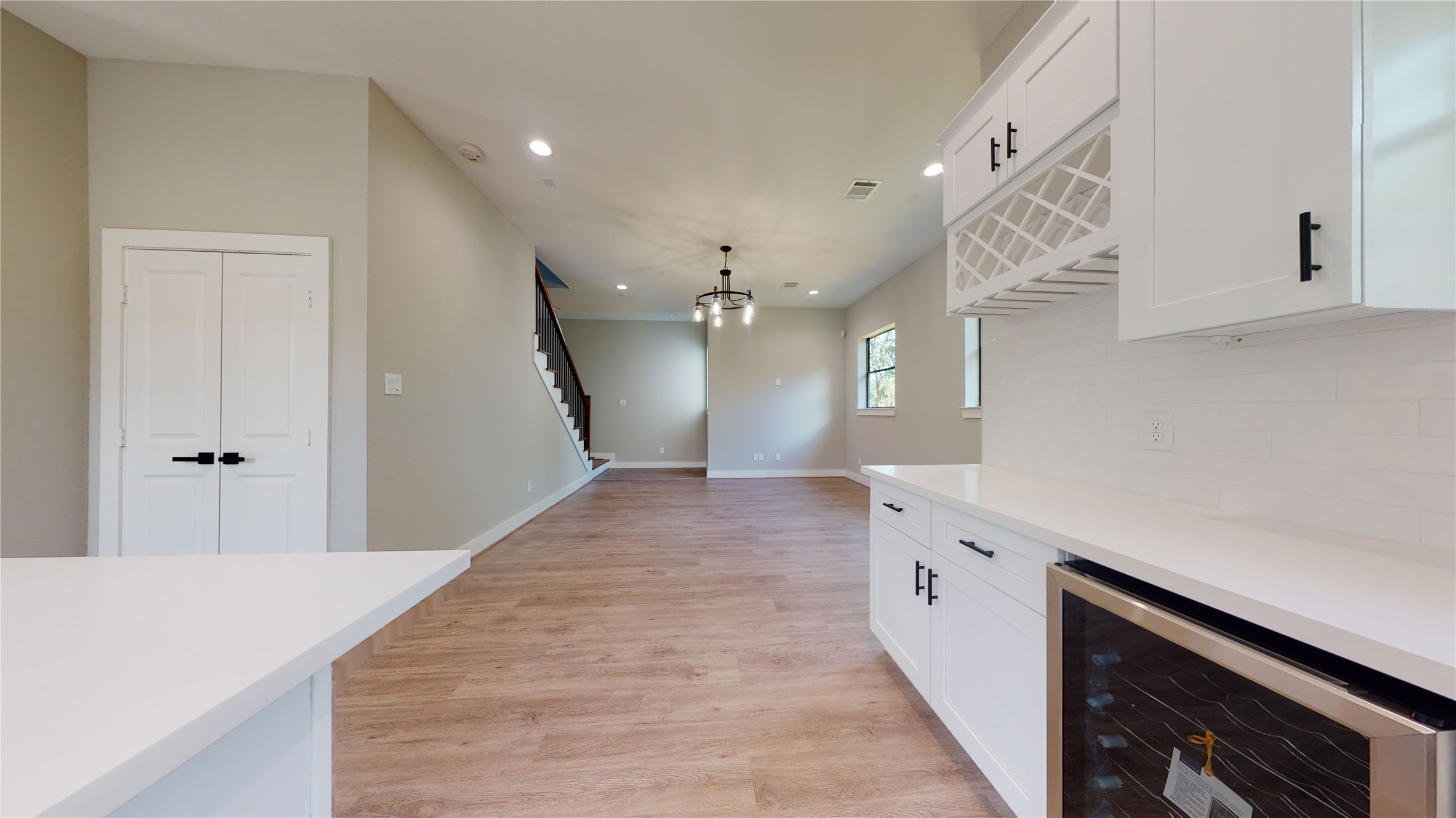 806 E 39th Street Property Photo 10