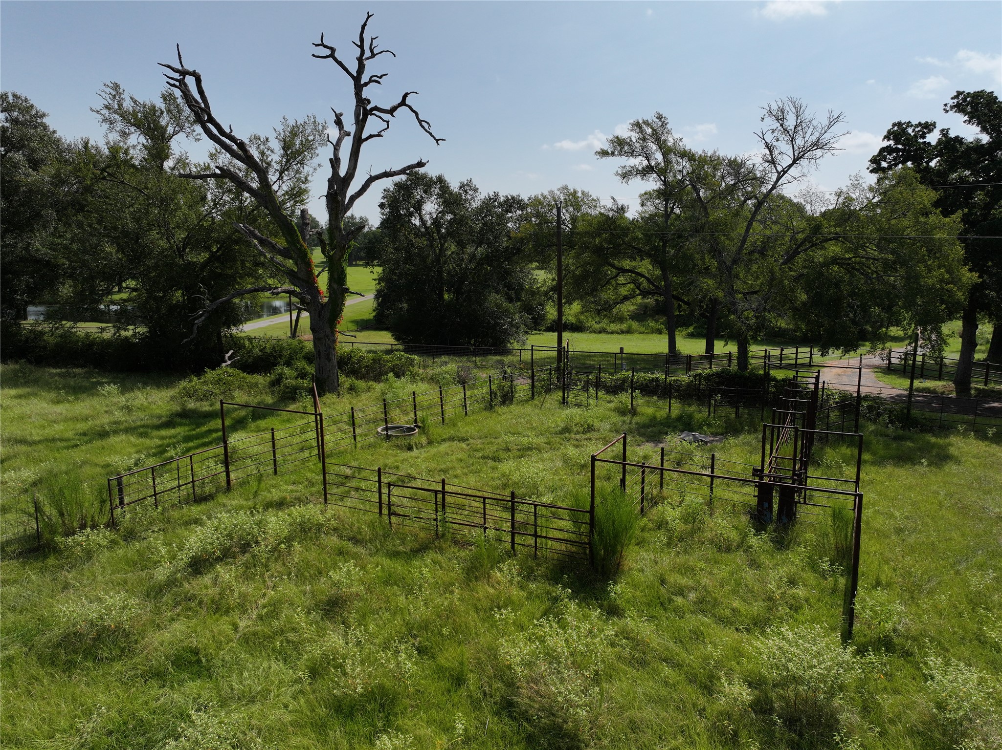 Na Cr 320 Property Photo 3