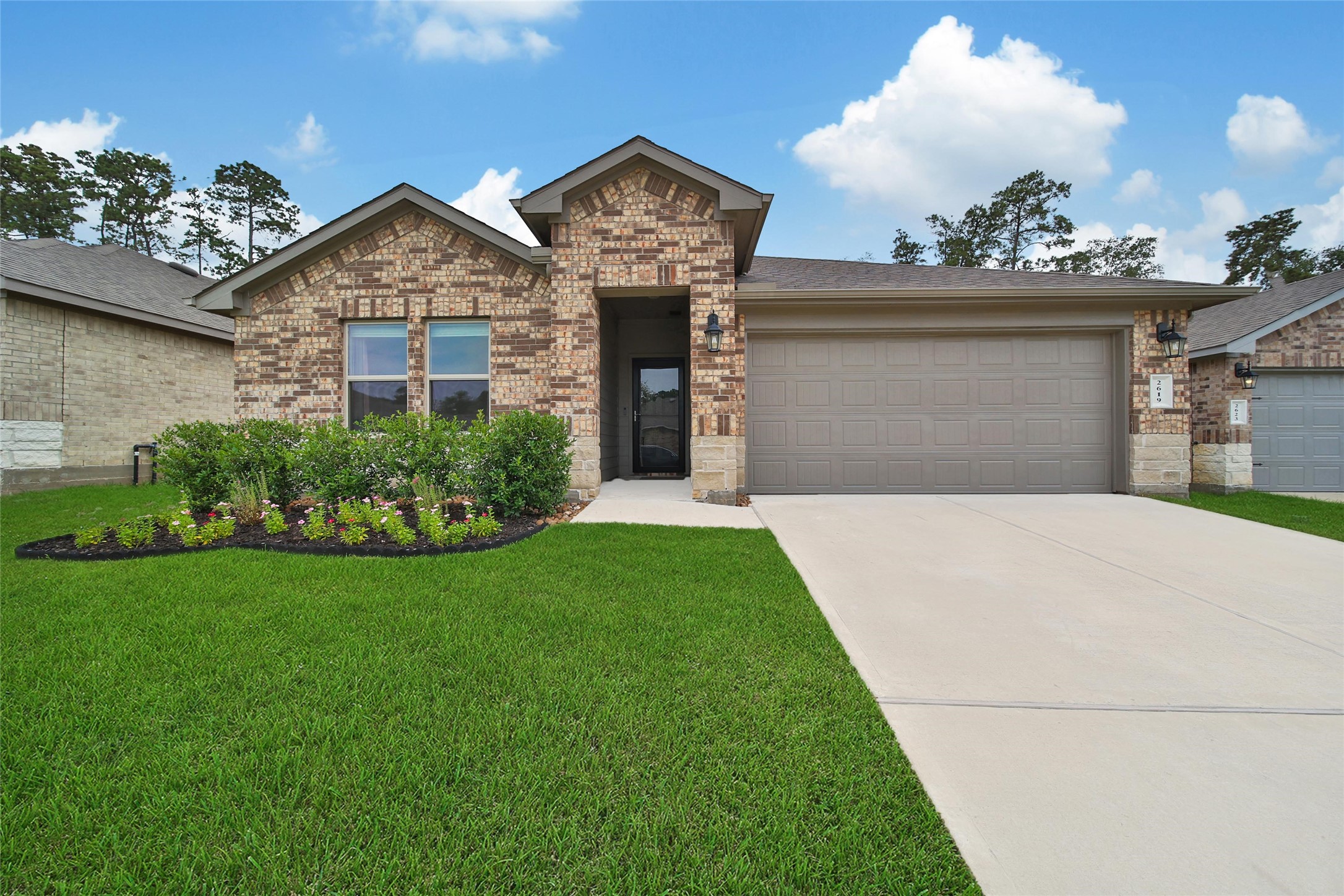 2619 Lost Holly Lane Property Photo 1