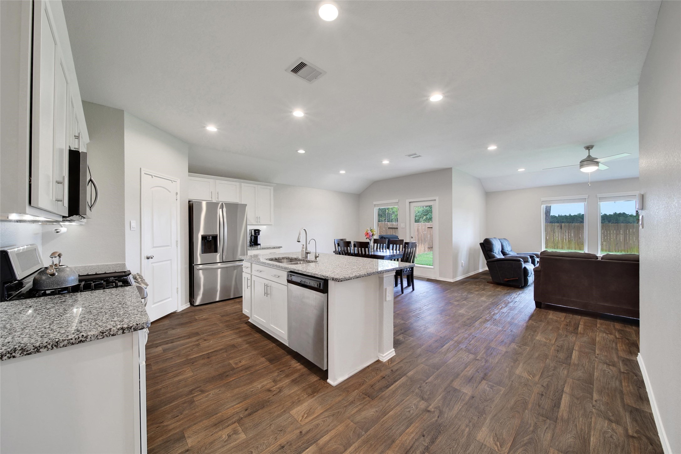 2619 Lost Holly Lane Property Photo 3