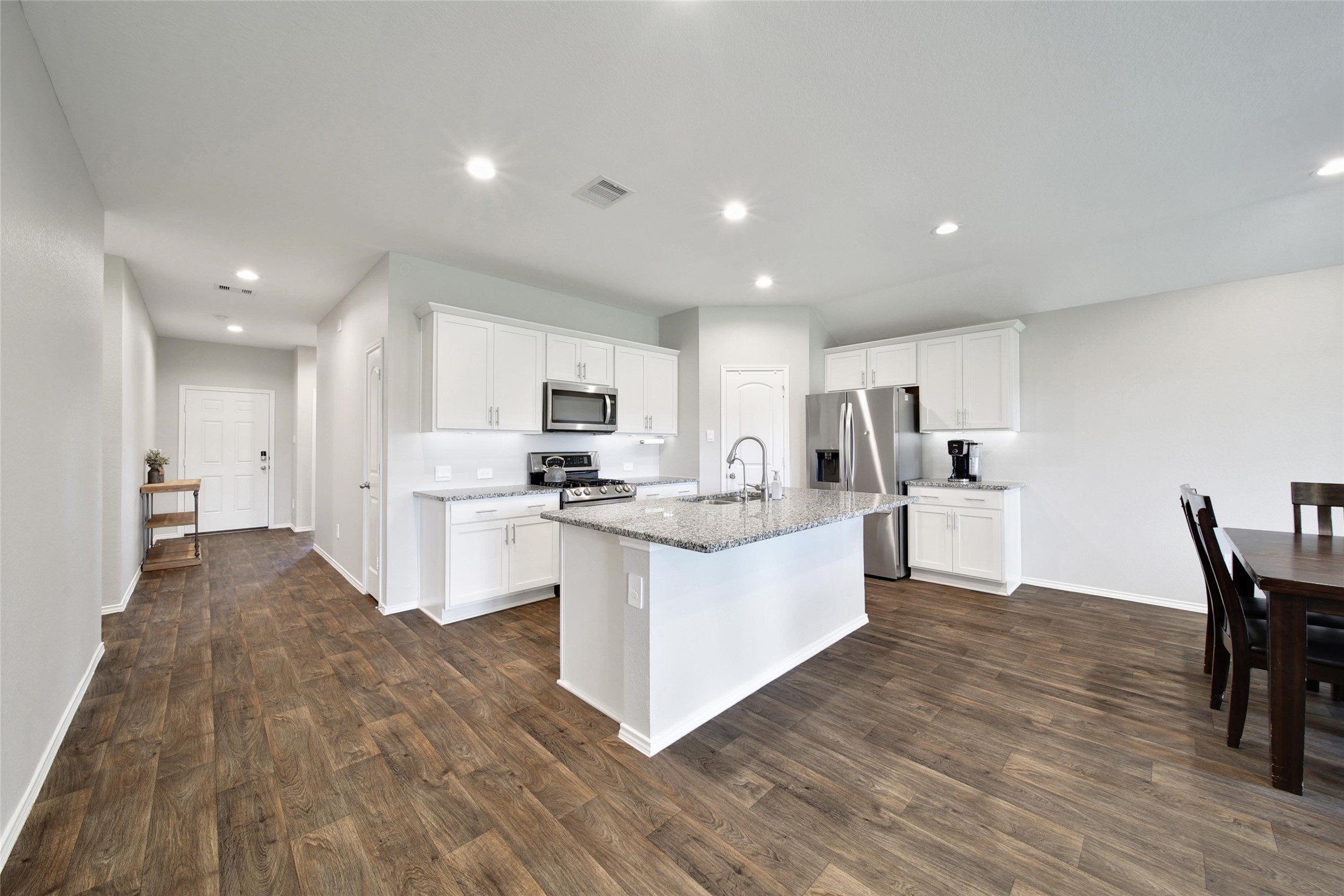 2619 Lost Holly Lane Property Photo 4