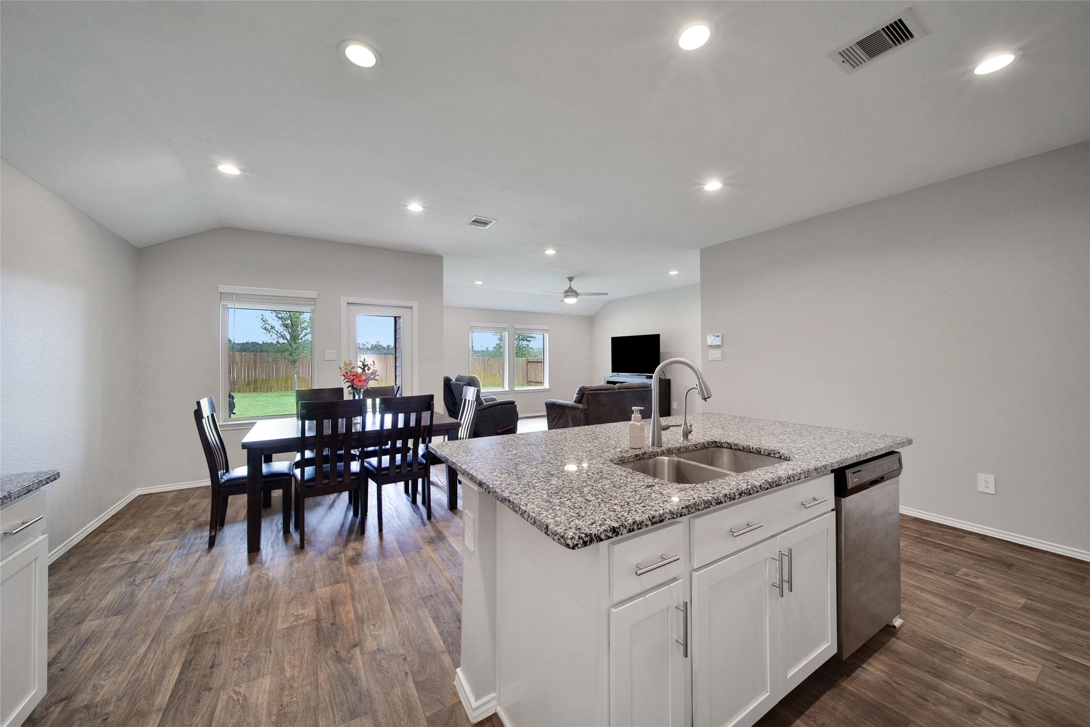 2619 Lost Holly Lane Property Photo 7