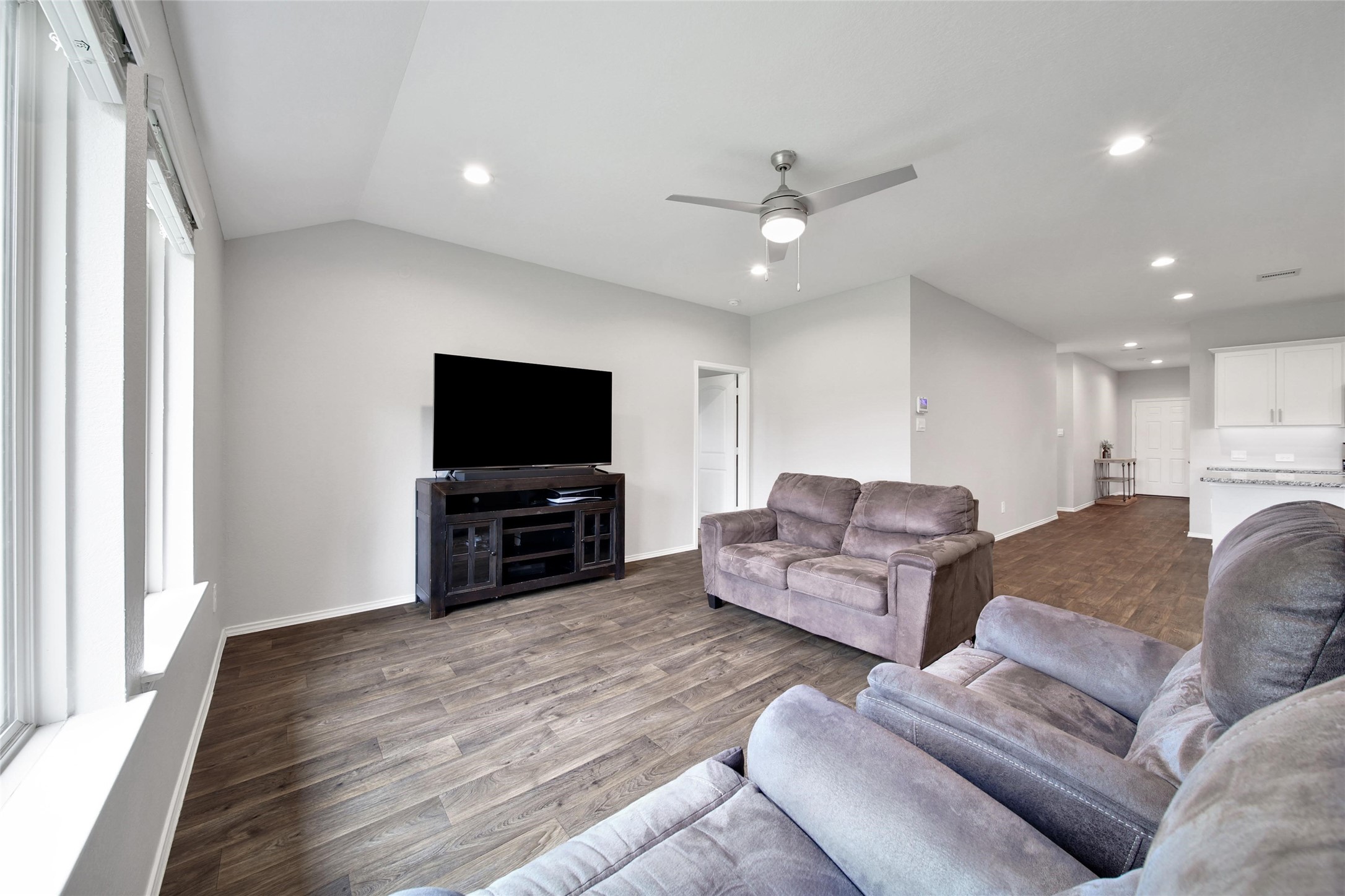 2619 Lost Holly Lane Property Photo 11