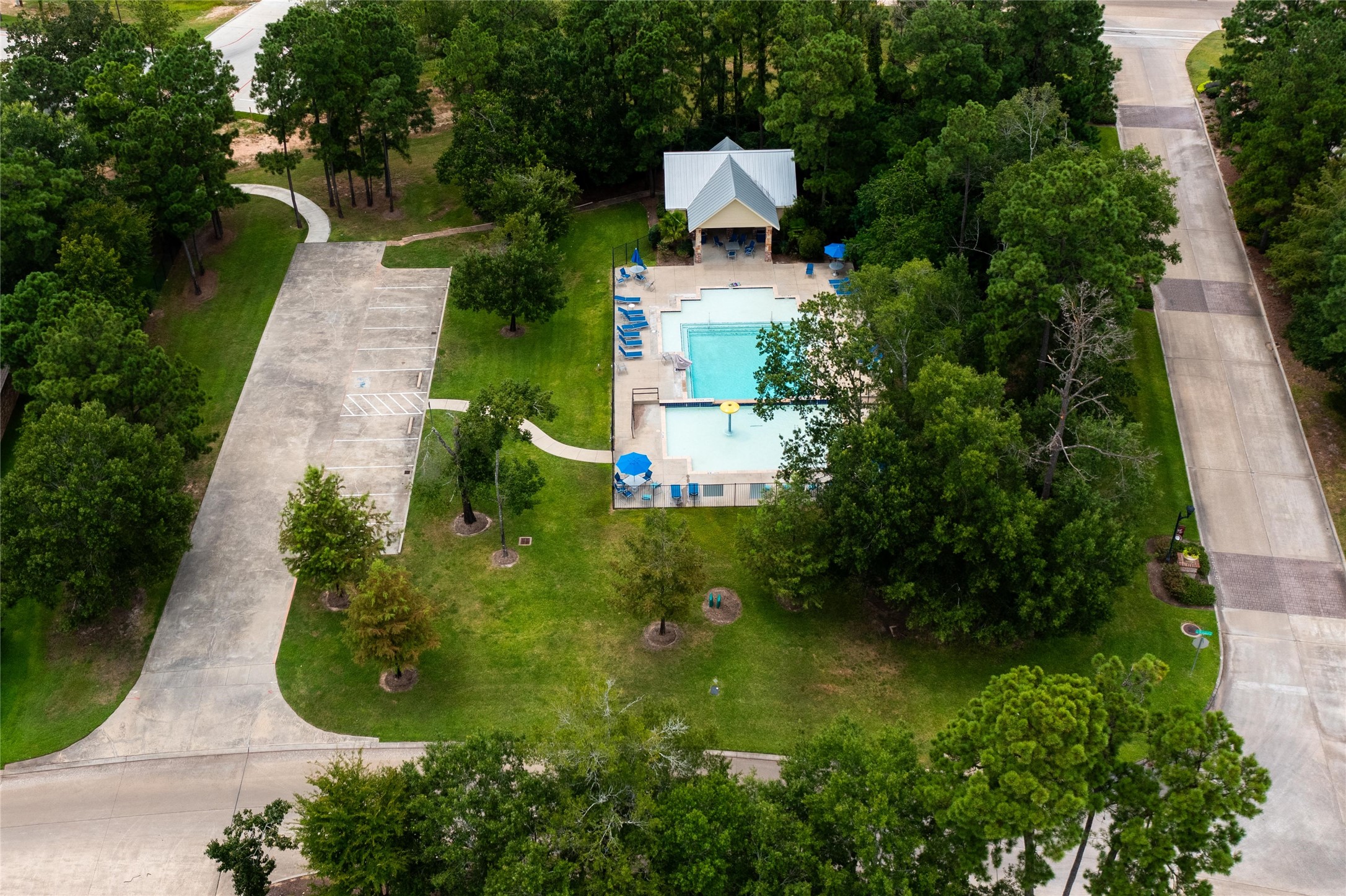 2619 Lost Holly Lane Property Photo 33