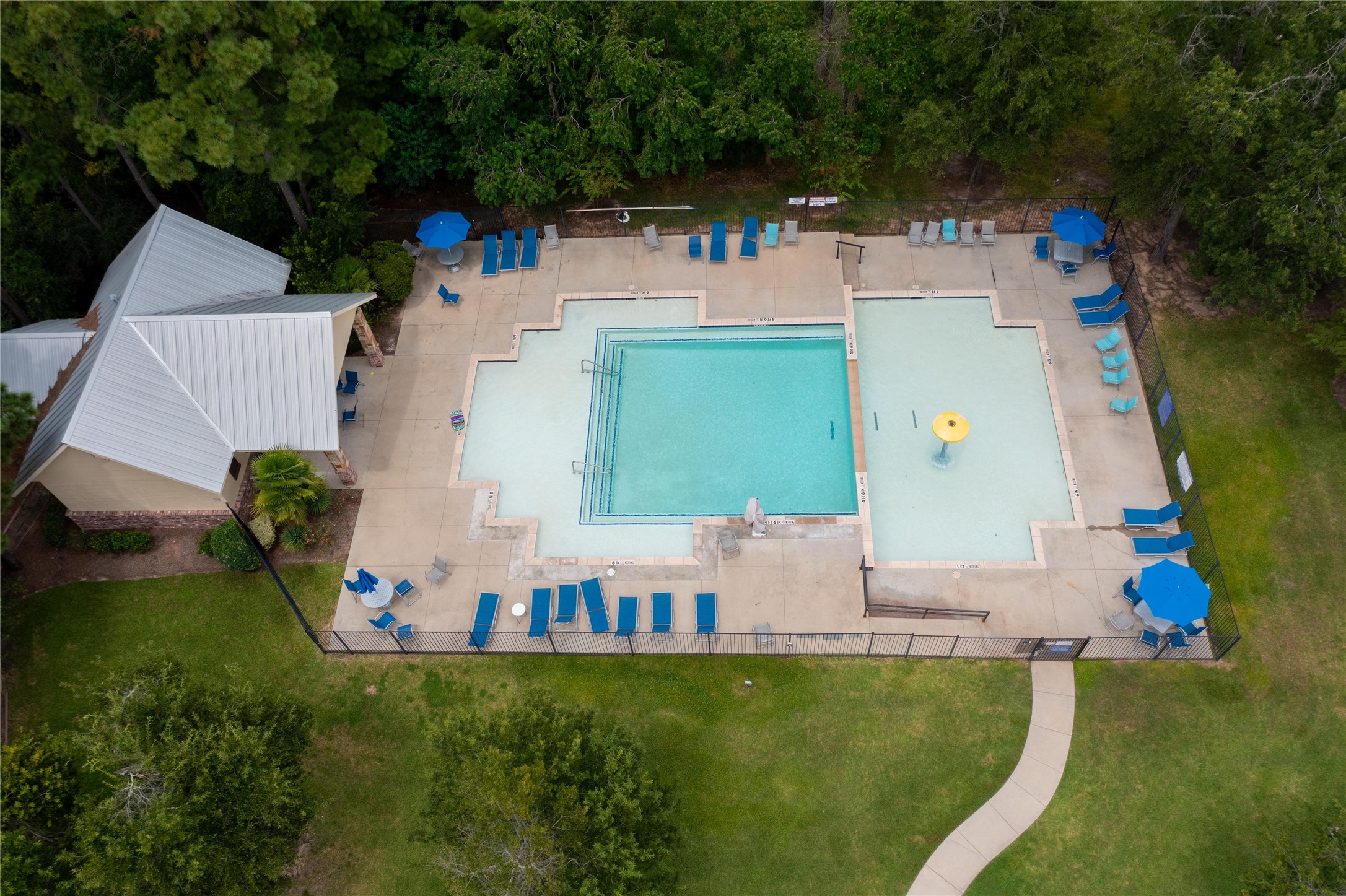 2619 Lost Holly Lane Property Photo 34