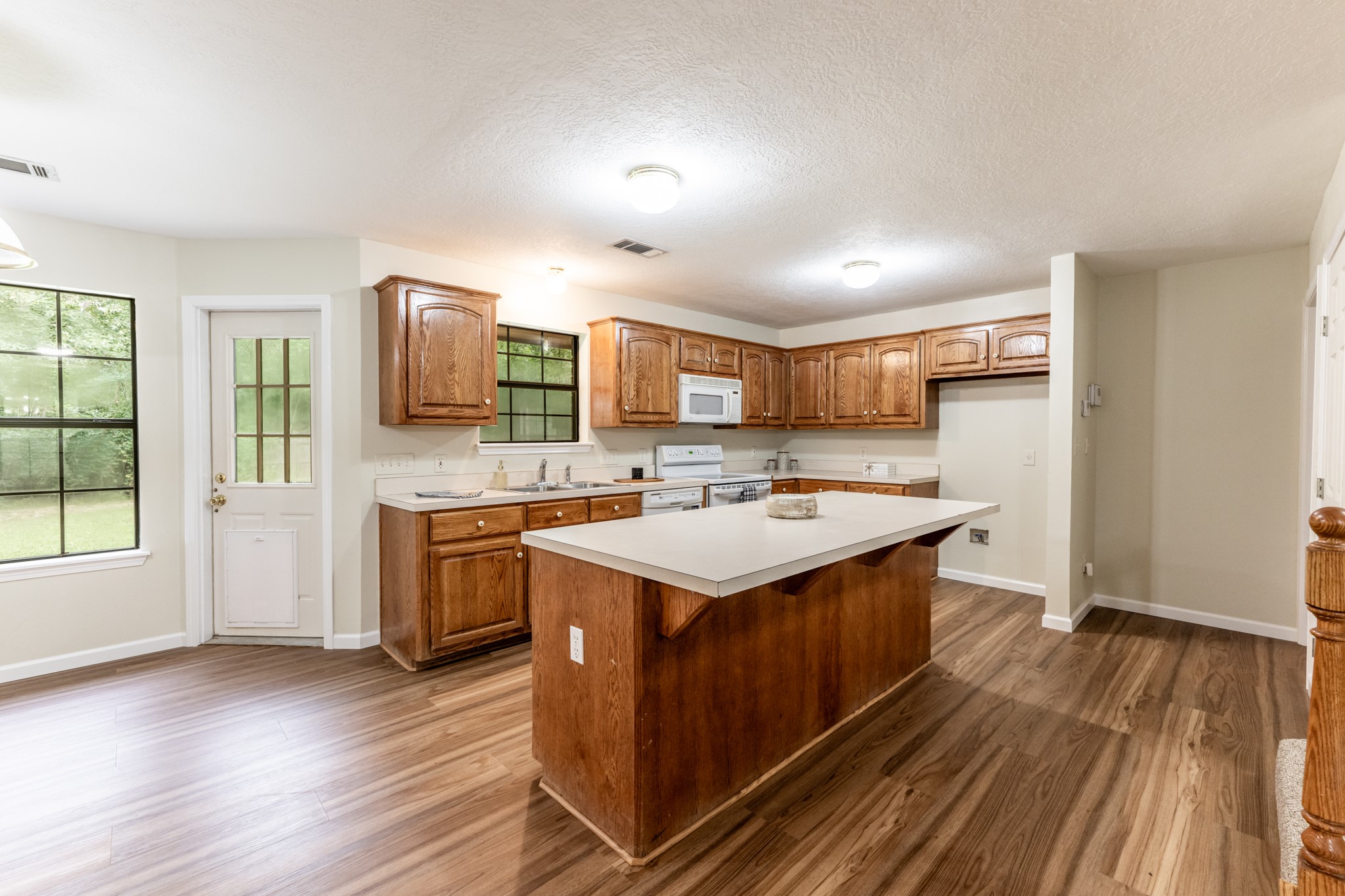 3660 Red Bud Lane Property Photo 7