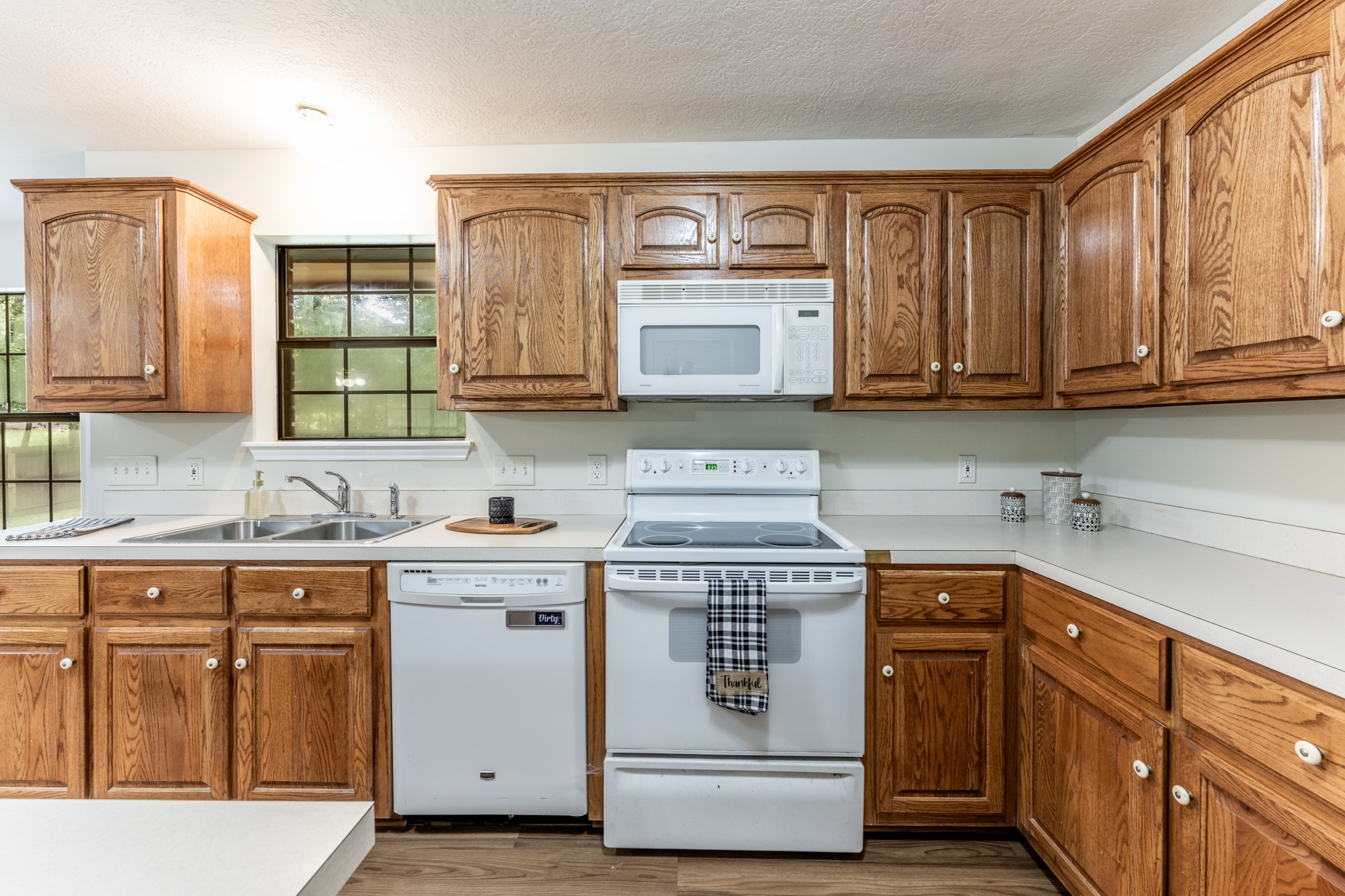 3660 Red Bud Lane Property Photo 8